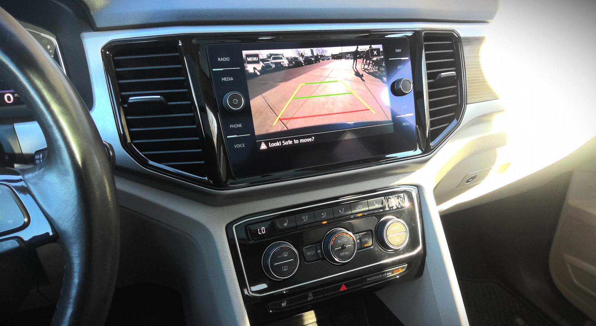 2020 BLUE Volkswagen Atlas V6 SEL 4MOTION (1V2MR2CA7LC) with an 3.6L V6 DOHC 24V engine, 8A transmission, located at 502 S. Riverside Avenue, Medford, OR, 97501, (541) 773-3136, 42.322803, -122.867477 - Photo#12