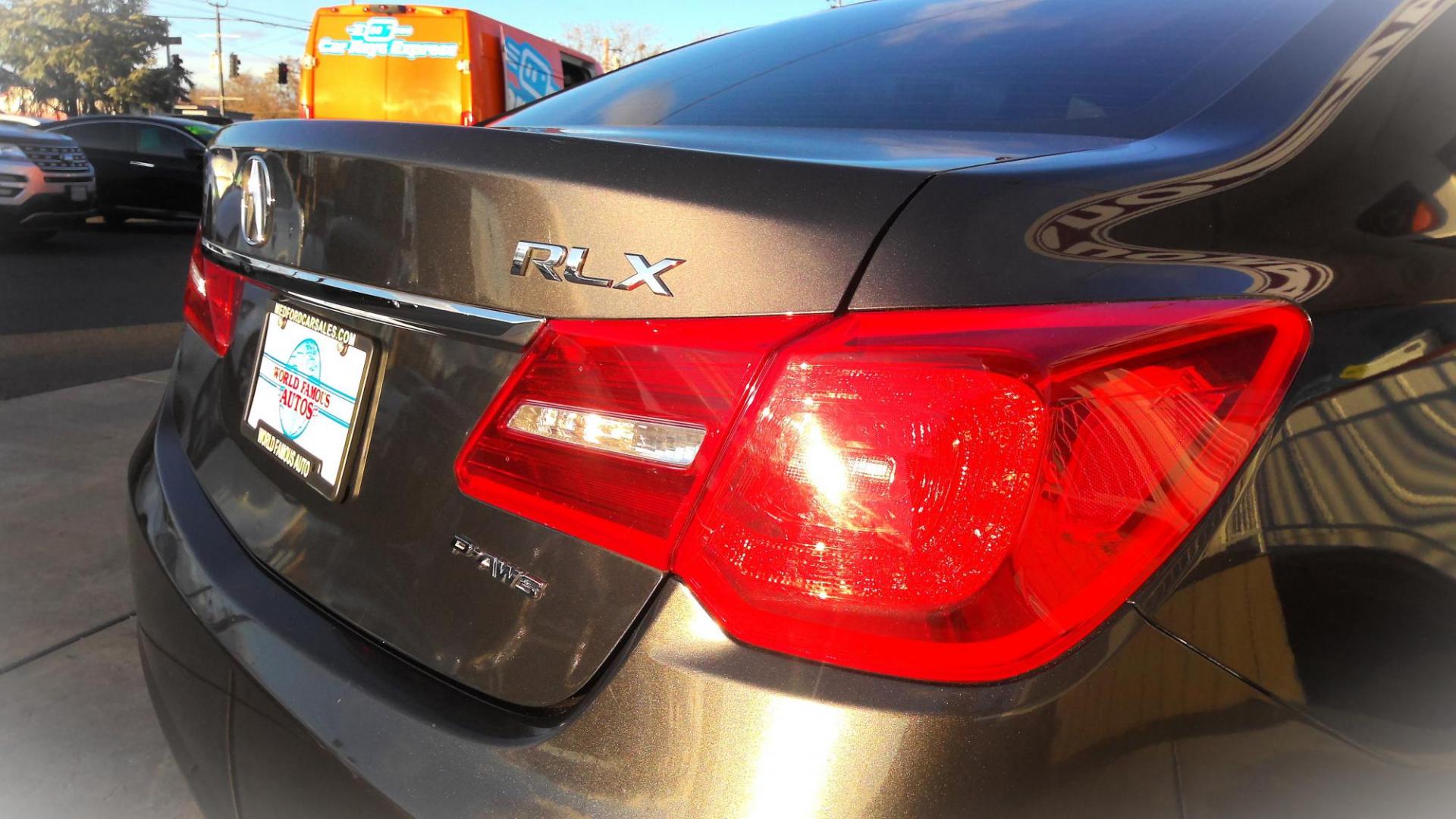 2014 GRAY Acura RLX 6-Spd AT w/Krell Audio Package (JH4KC1F78EC) with an 3.5L V6 SOHC 24V engine, 6-Speed Automatic transmission, located at 502 S. Riverside Avenue, Medford, OR, 97501, (541) 773-3136, 42.322803, -122.867477 - Photo#3