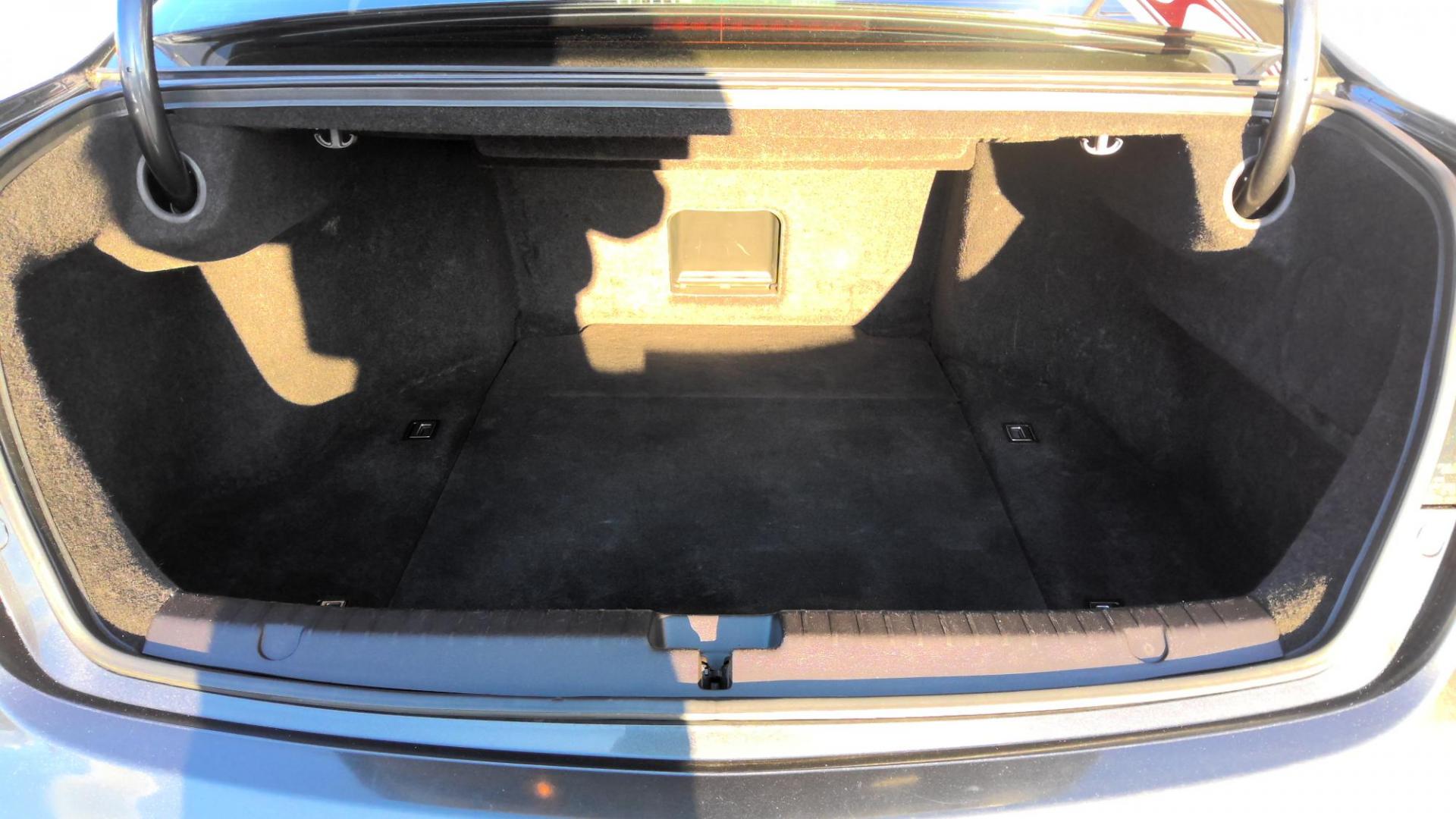 2014 GRAY Acura RLX 6-Spd AT w/Krell Audio Package (JH4KC1F78EC) with an 3.5L V6 SOHC 24V engine, 6-Speed Automatic transmission, located at 502 S. Riverside Avenue, Medford, OR, 97501, (541) 773-3136, 42.322803, -122.867477 - Photo#4