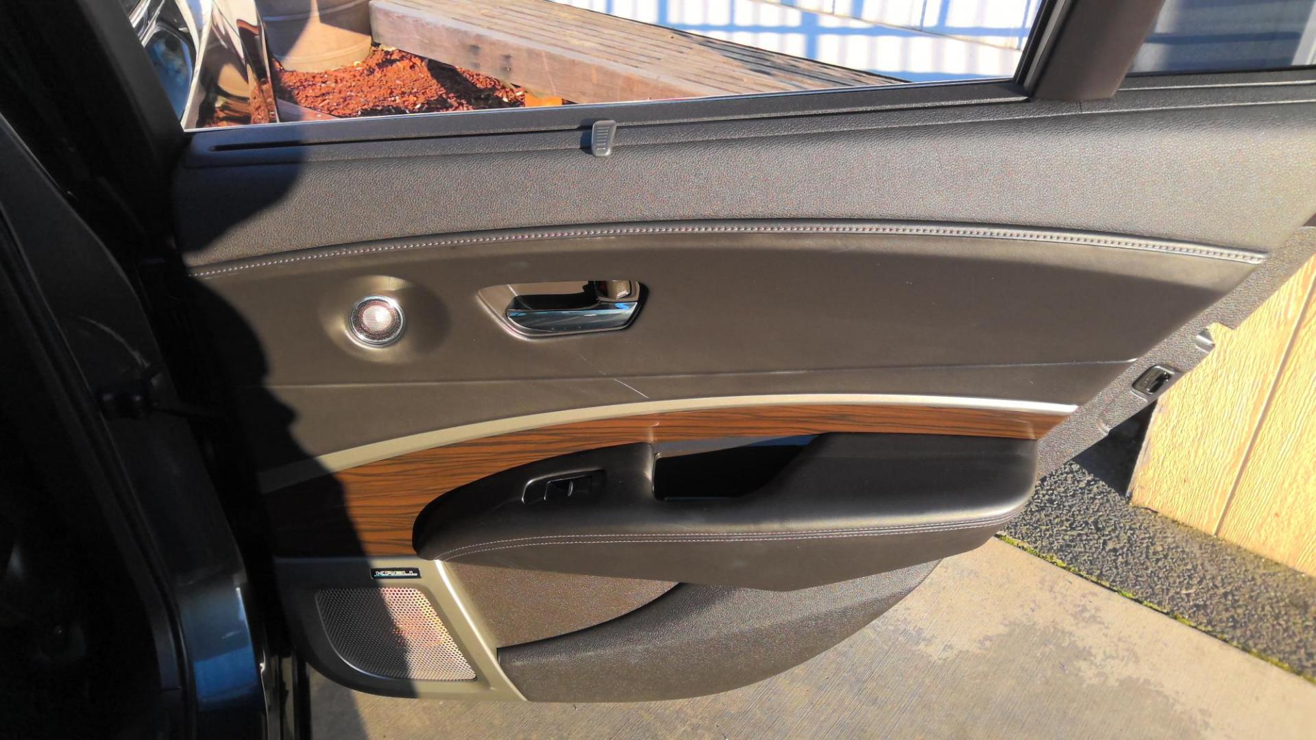 2014 GRAY Acura RLX 6-Spd AT w/Krell Audio Package (JH4KC1F78EC) with an 3.5L V6 SOHC 24V engine, 6-Speed Automatic transmission, located at 502 S. Riverside Avenue, Medford, OR, 97501, (541) 773-3136, 42.322803, -122.867477 - Photo#6