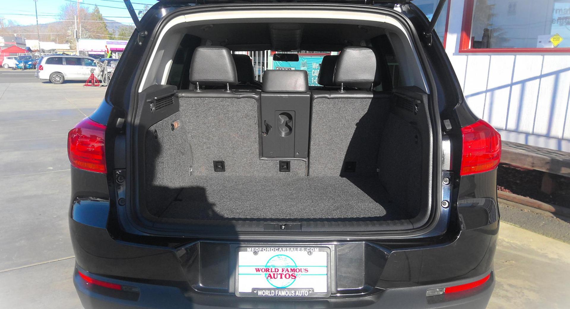 2012 BLACK Volkswagen Tiguan S (WVGAV7AX2CW) with an 2.0L L4 DOHC 16V TURBO engine, located at 502 S. Riverside Avenue, Medford, OR, 97501, (541) 773-3136, 42.322803, -122.867477 - Photo#3