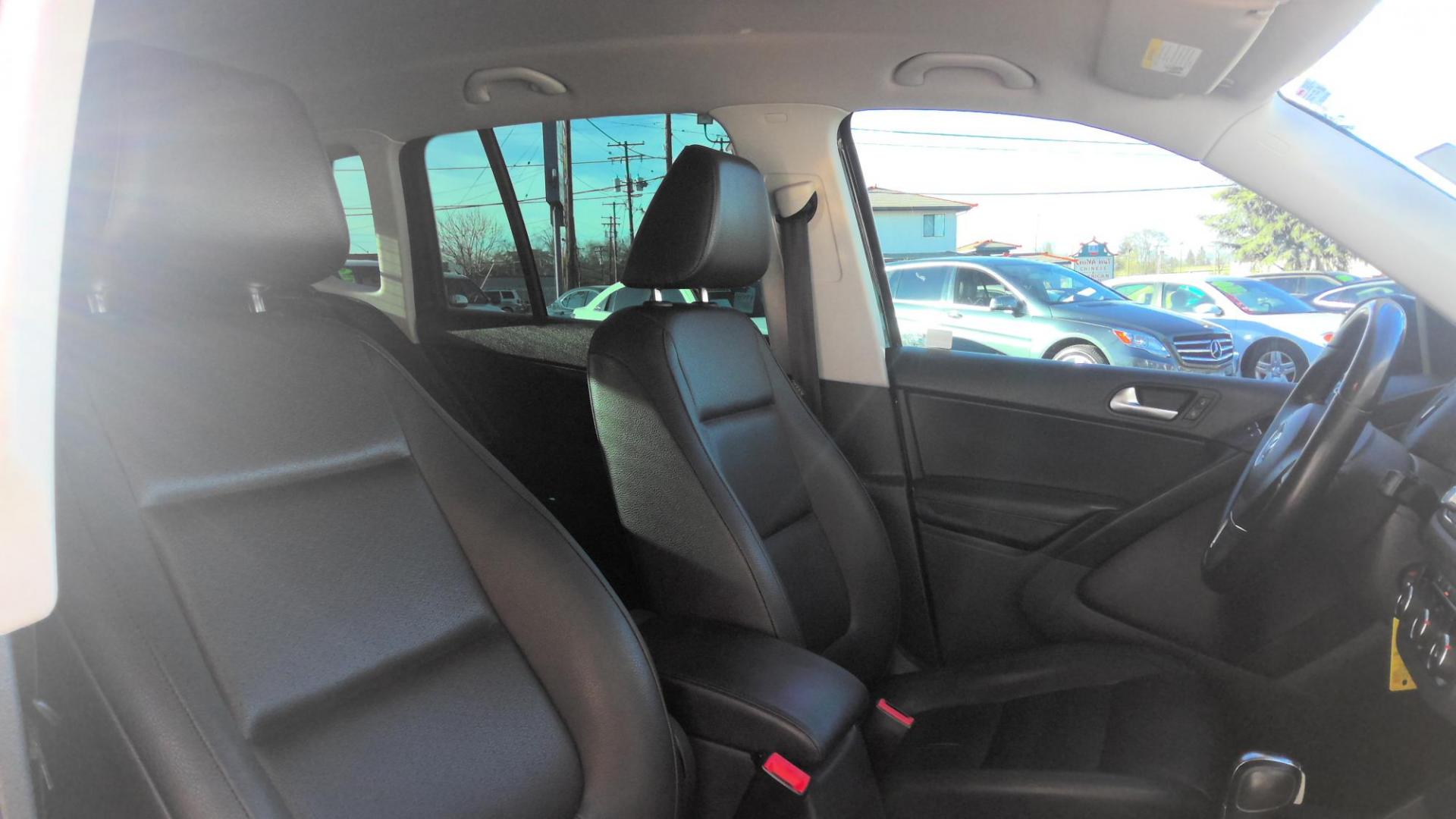 2012 BLACK Volkswagen Tiguan S (WVGAV7AX2CW) with an 2.0L L4 DOHC 16V TURBO engine, located at 502 S. Riverside Avenue, Medford, OR, 97501, (541) 773-3136, 42.322803, -122.867477 - Photo#5