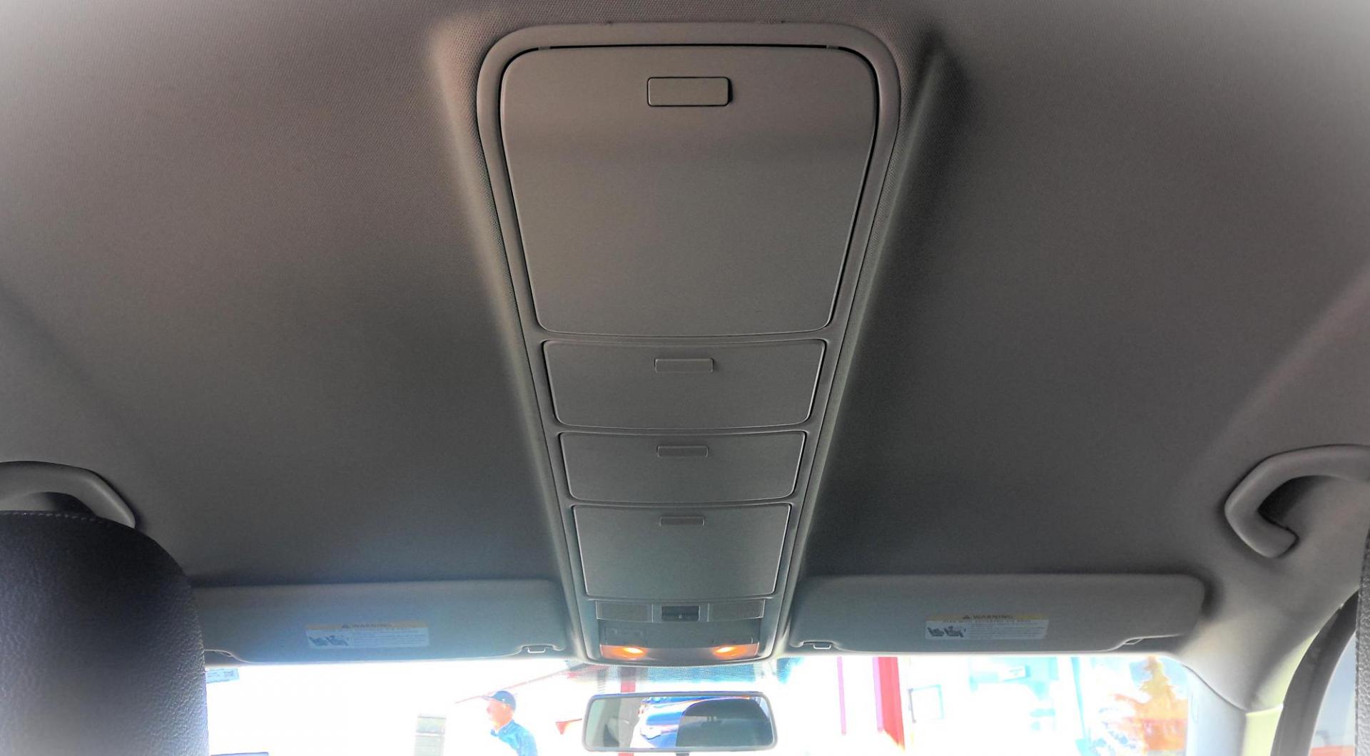 2012 BLACK Volkswagen Tiguan S (WVGAV7AX2CW) with an 2.0L L4 DOHC 16V TURBO engine, located at 502 S. Riverside Avenue, Medford, OR, 97501, (541) 773-3136, 42.322803, -122.867477 - Photo#6