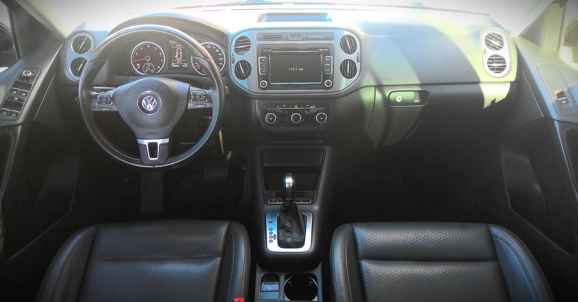 2012 BLACK Volkswagen Tiguan S (WVGAV7AX2CW) with an 2.0L L4 DOHC 16V TURBO engine, located at 502 S. Riverside Avenue, Medford, OR, 97501, (541) 773-3136, 42.322803, -122.867477 - Photo#7