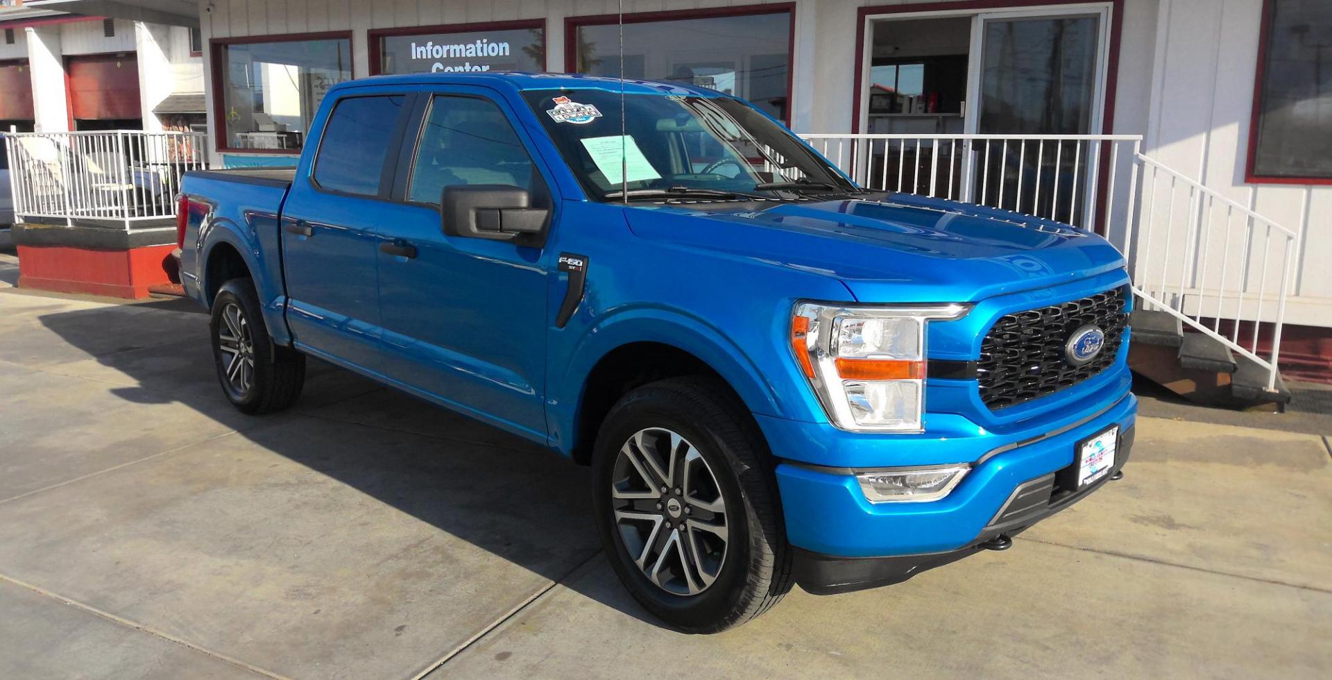 2021 BLUE Ford F-150 Lariat SuperCrew 5.5-ft. Bed 4WD (1FTFW1E84MF) with an 4.6L V8 SOHC 24V engine, located at 502 S. Riverside Avenue, Medford, OR, 97501, (541) 773-3136, 42.322803, -122.867477 - Photo#1