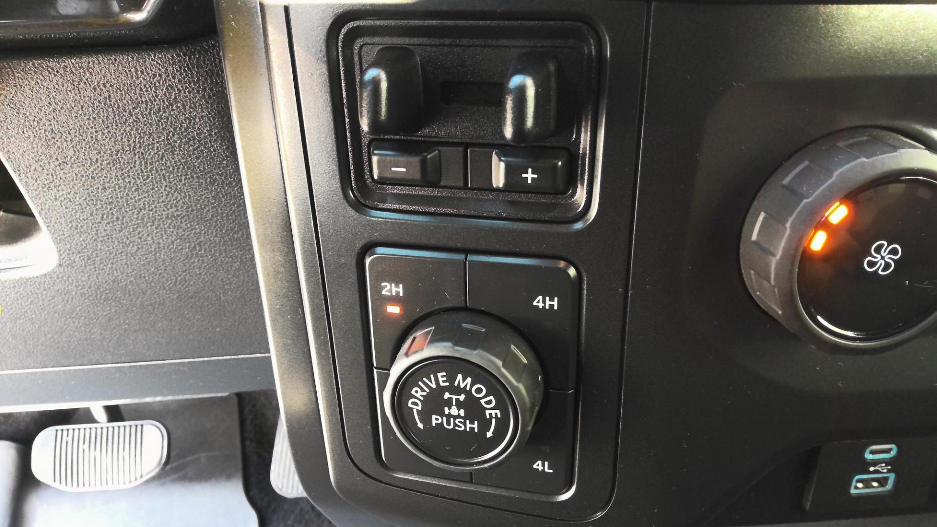 2021 BLUE Ford F-150 Lariat SuperCrew 5.5-ft. Bed 4WD (1FTFW1E84MF) with an 4.6L V8 SOHC 24V engine, located at 502 S. Riverside Avenue, Medford, OR, 97501, (541) 773-3136, 42.322803, -122.867477 - Photo#13