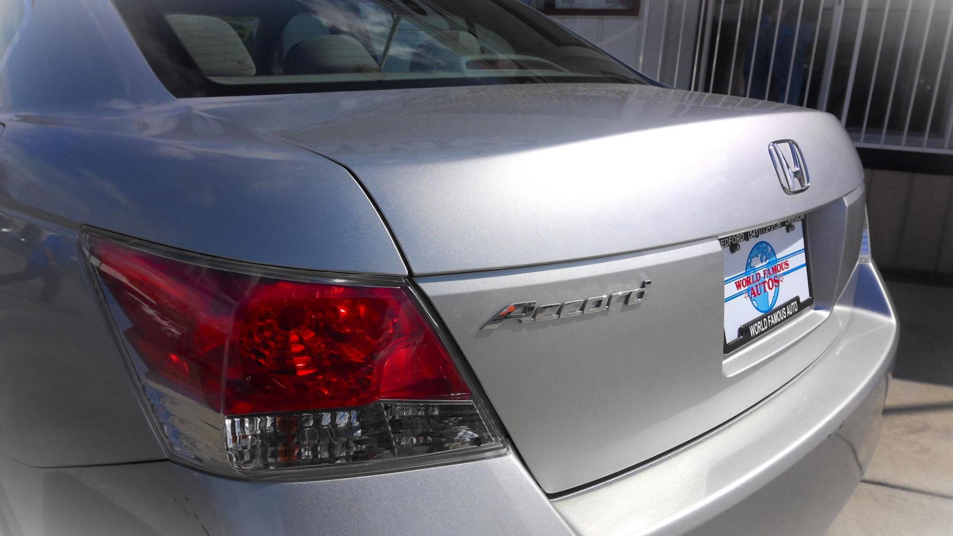 2010 SILVER Honda Accord LX Sedan AT (1HGCP2F32AA) with an 2.4L L4 DOHC 16V engine, 5-Speed Automatic transmission, located at 502 S. Riverside Avenue, Medford, OR, 97501, (541) 773-3136, 42.322803, -122.867477 - Photo#3