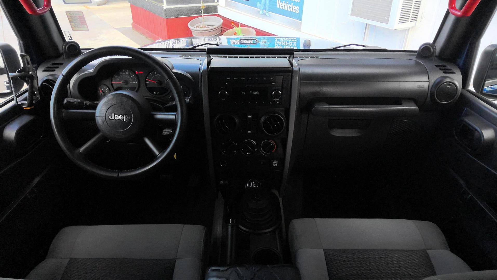 2009 BLUE Jeep Wrangler Unlimited X 4WD (1J4GA39159L) with an 3.8L V6 OHV 12V engine, located at 502 S. Riverside Avenue, Medford, OR, 97501, (541) 773-3136, 42.322803, -122.867477 - Photo#5