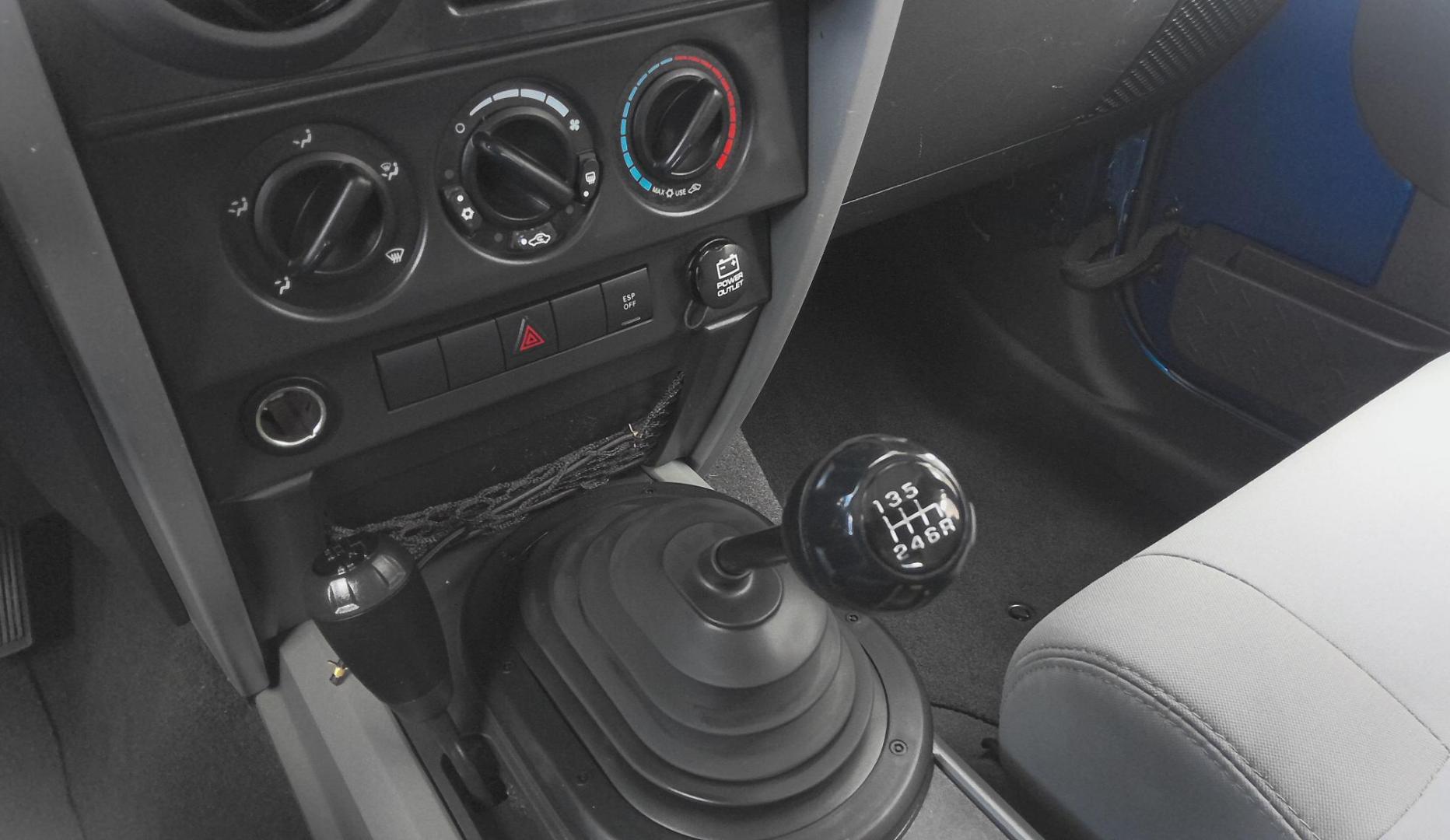 2009 BLUE Jeep Wrangler Unlimited X 4WD (1J4GA39159L) with an 3.8L V6 OHV 12V engine, located at 502 S. Riverside Avenue, Medford, OR, 97501, (541) 773-3136, 42.322803, -122.867477 - Photo#6