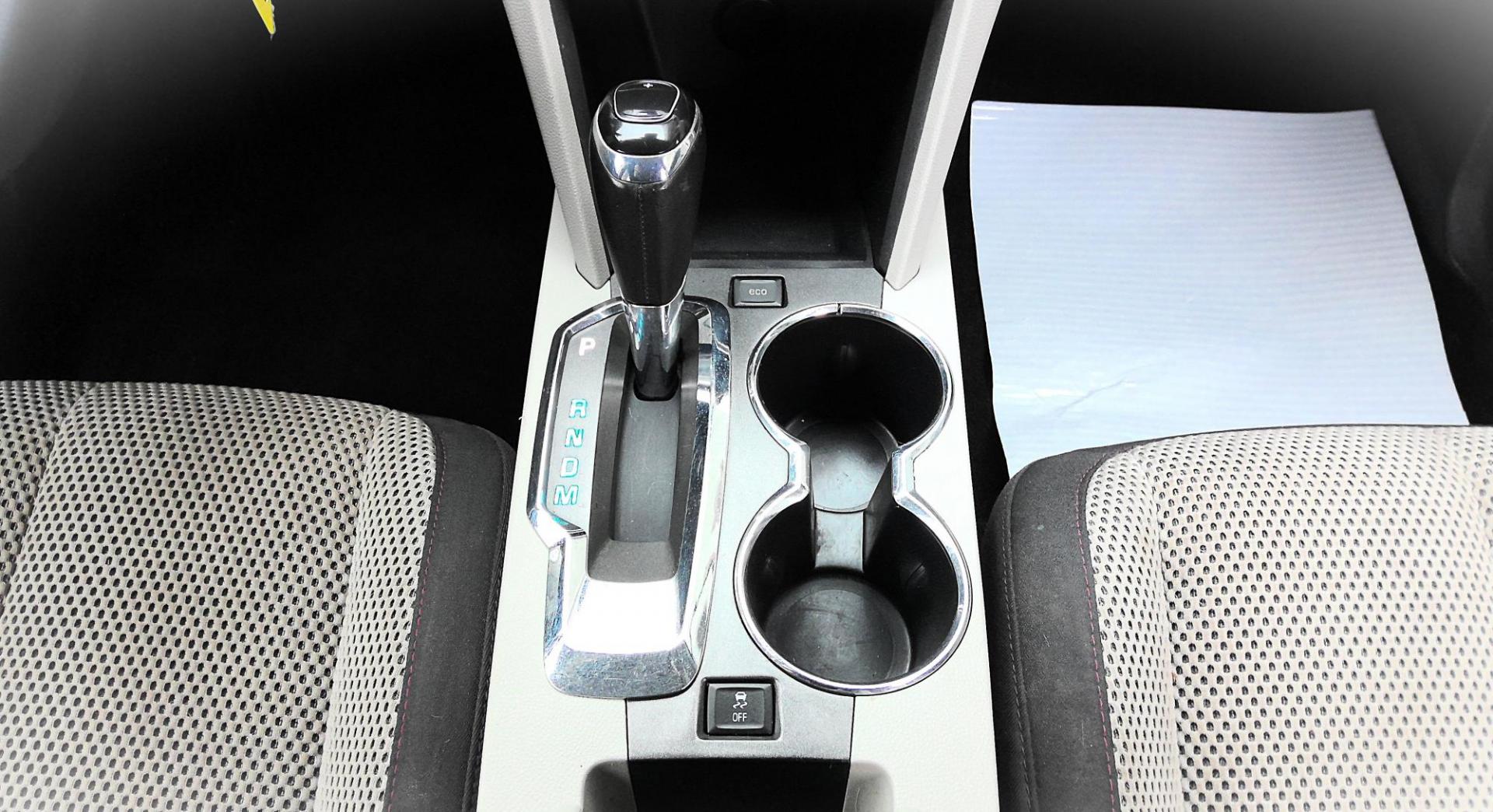 2016 GRAY Chevrolet Equinox LT 2WD (2GNALCEK4G6) with an 2.4L L4 DOHC 16V FFV engine, 6A transmission, located at 502 S. Riverside Avenue, Medford, OR, 97501, (541) 773-3136, 42.322803, -122.867477 - Photo#8