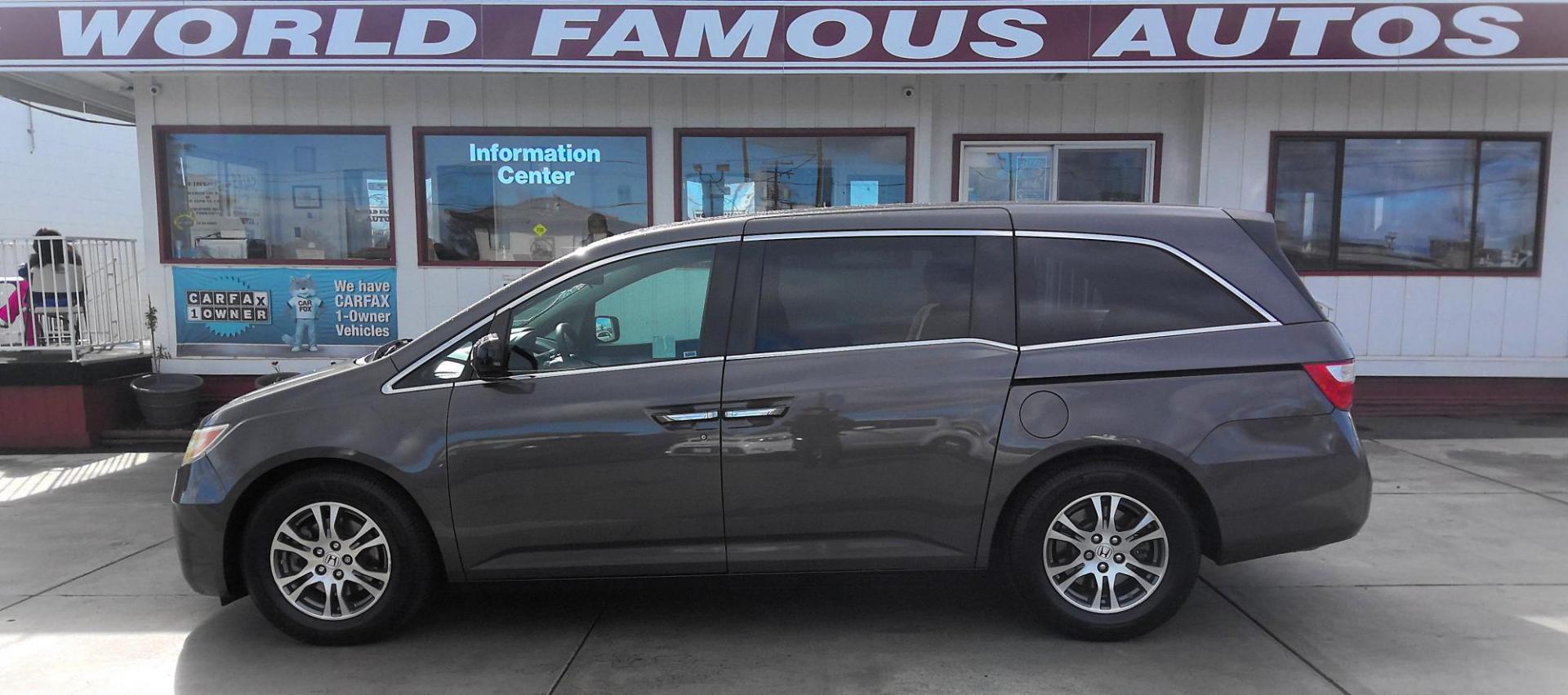 2013 GRAY Honda Odyssey EX (5FNRL5H41DB) with an 3.5L V6 SOHC 24V engine, 5-Speed Automatic transmission, located at 502 S. Riverside Avenue, Medford, OR, 97501, (541) 773-3136, 42.322803, -122.867477 - Photo#0