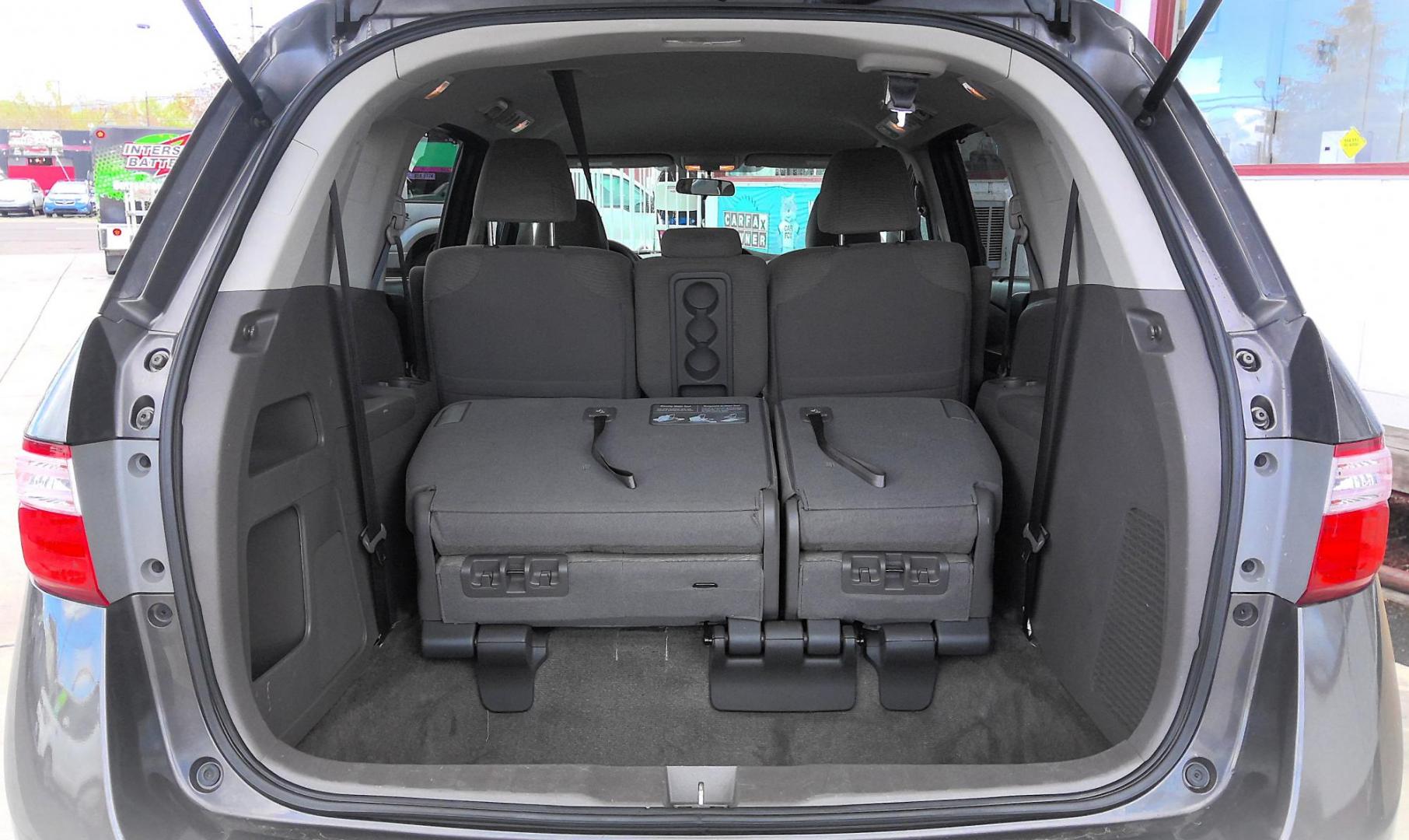 2013 GRAY Honda Odyssey EX (5FNRL5H41DB) with an 3.5L V6 SOHC 24V engine, 5-Speed Automatic transmission, located at 502 S. Riverside Avenue, Medford, OR, 97501, (541) 773-3136, 42.322803, -122.867477 - Photo#5