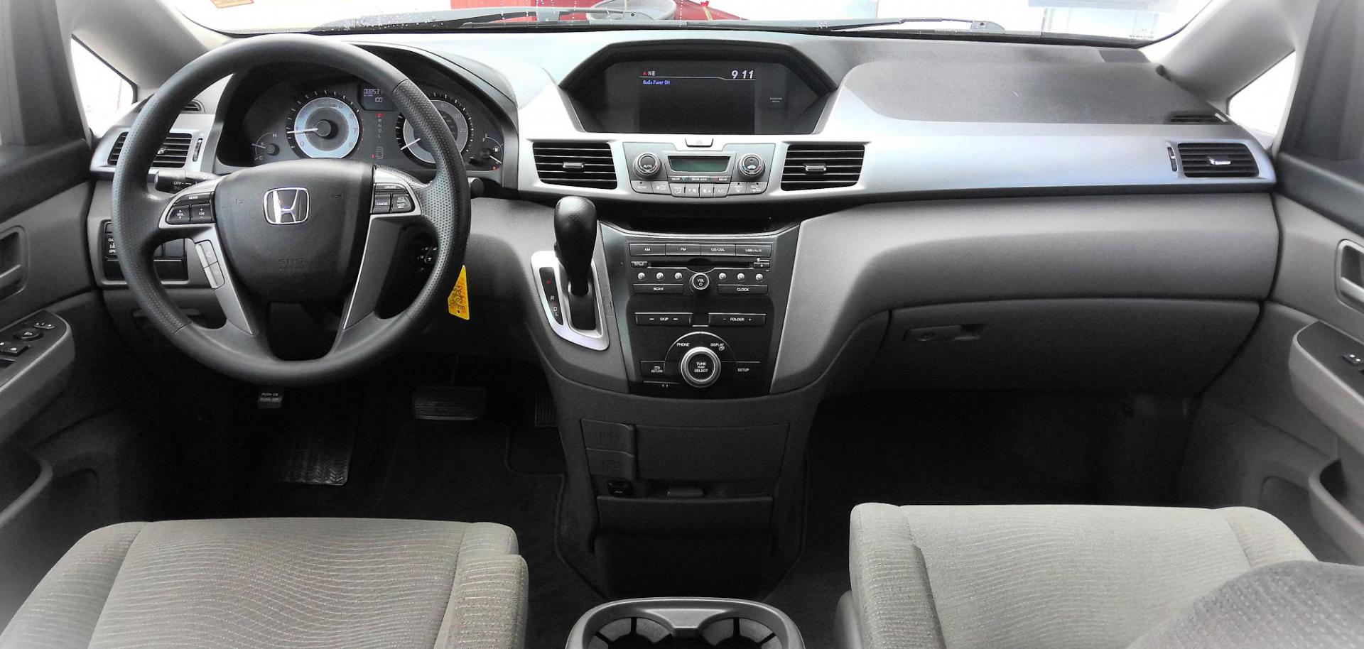 2013 GRAY Honda Odyssey EX (5FNRL5H41DB) with an 3.5L V6 SOHC 24V engine, 5-Speed Automatic transmission, located at 502 S. Riverside Avenue, Medford, OR, 97501, (541) 773-3136, 42.322803, -122.867477 - Photo#12