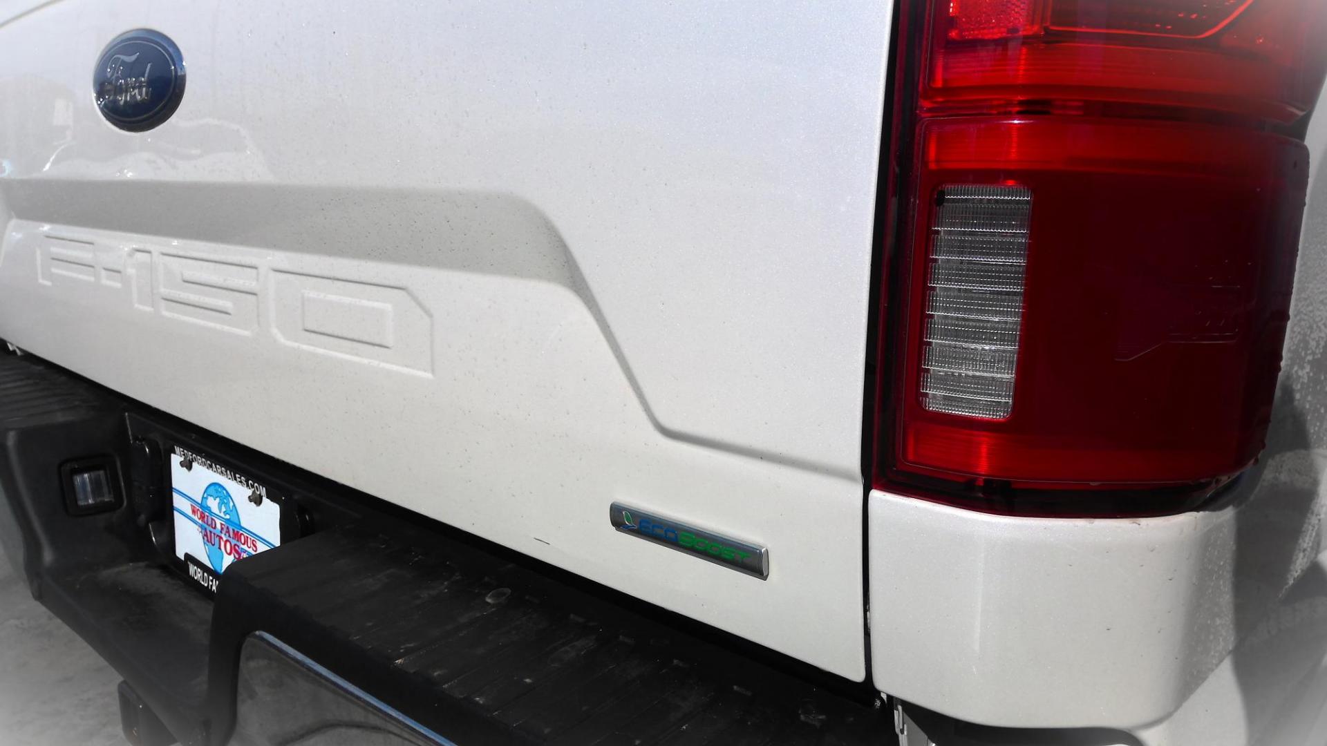 2018 WHITE Ford F-150 XLT SuperCrew 5.5-ft. Bed 4WD (1FTFW1EG7JK) with an 3.5 V6 engine, 6A transmission, located at 502 S. Riverside Avenue, Medford, OR, 97501, (541) 773-3136, 42.322803, -122.867477 - Photo#3