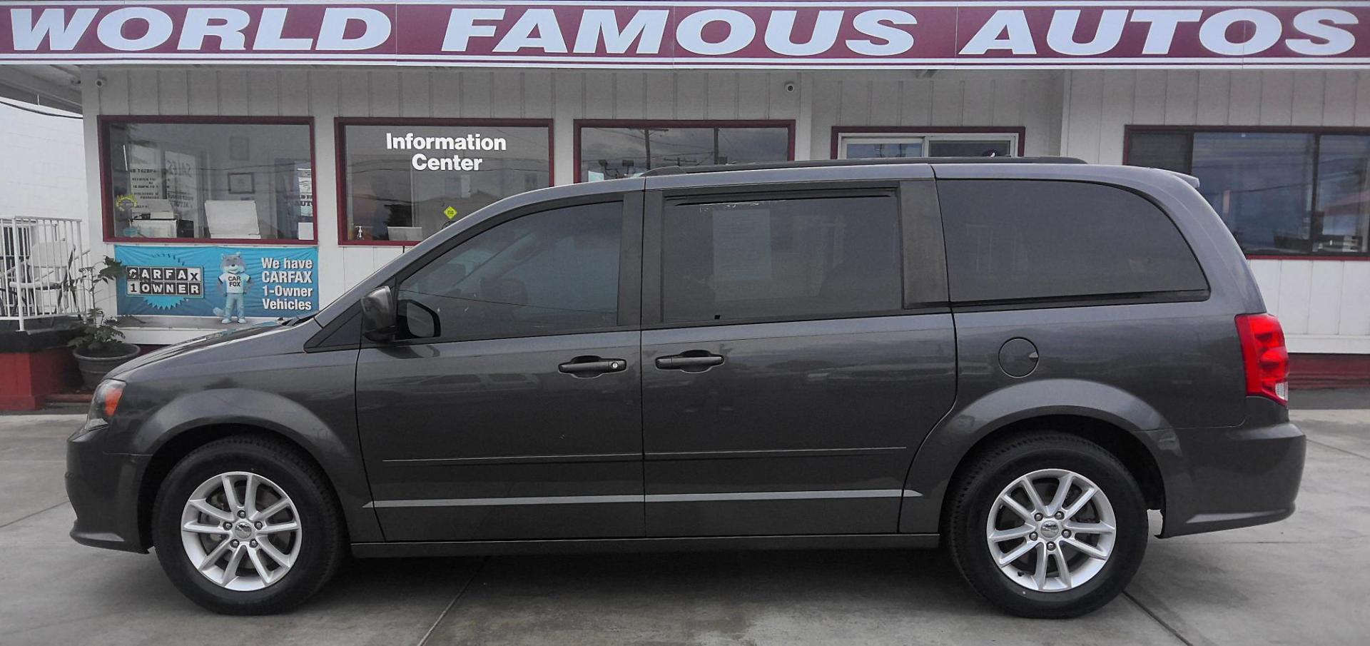 2016 GRAY Dodge Grand Caravan SXT (2C4RDGCG4GR) with an 3.6L V6 DOHC 24V engine, 6A transmission, located at 502 S. Riverside Avenue, Medford, OR, 97501, (541) 773-3136, 42.322803, -122.867477 - Photo#0