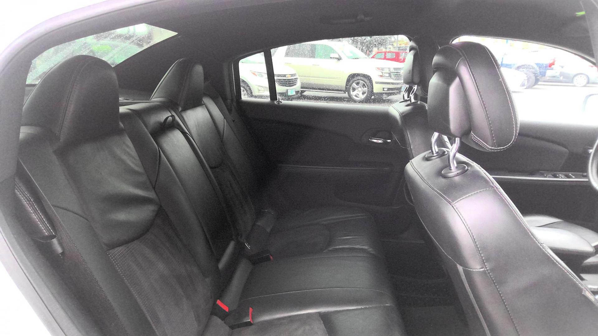 2012 WHITE Chrysler 200 S (1C3CCBHG2CN) with an 3.6L V6 DOHC 24V FFV engine, 6-Speed Automatic transmission, located at 502 S. Riverside Avenue, Medford, OR, 97501, (541) 773-3136, 42.322803, -122.867477 - Photo#3