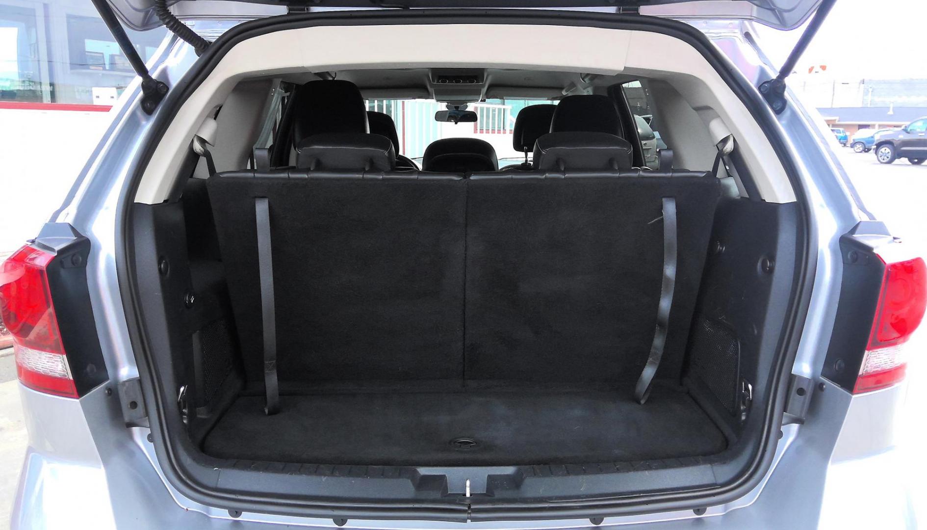 2018 SILVER Dodge Journey Crossroad AWD (3C4PDDGG0JT) with an 3.6L V6 DOHC 24V engine, 6A transmission, located at 502 S. Riverside Avenue, Medford, OR, 97501, (541) 773-3136, 42.322803, -122.867477 - Photo#5