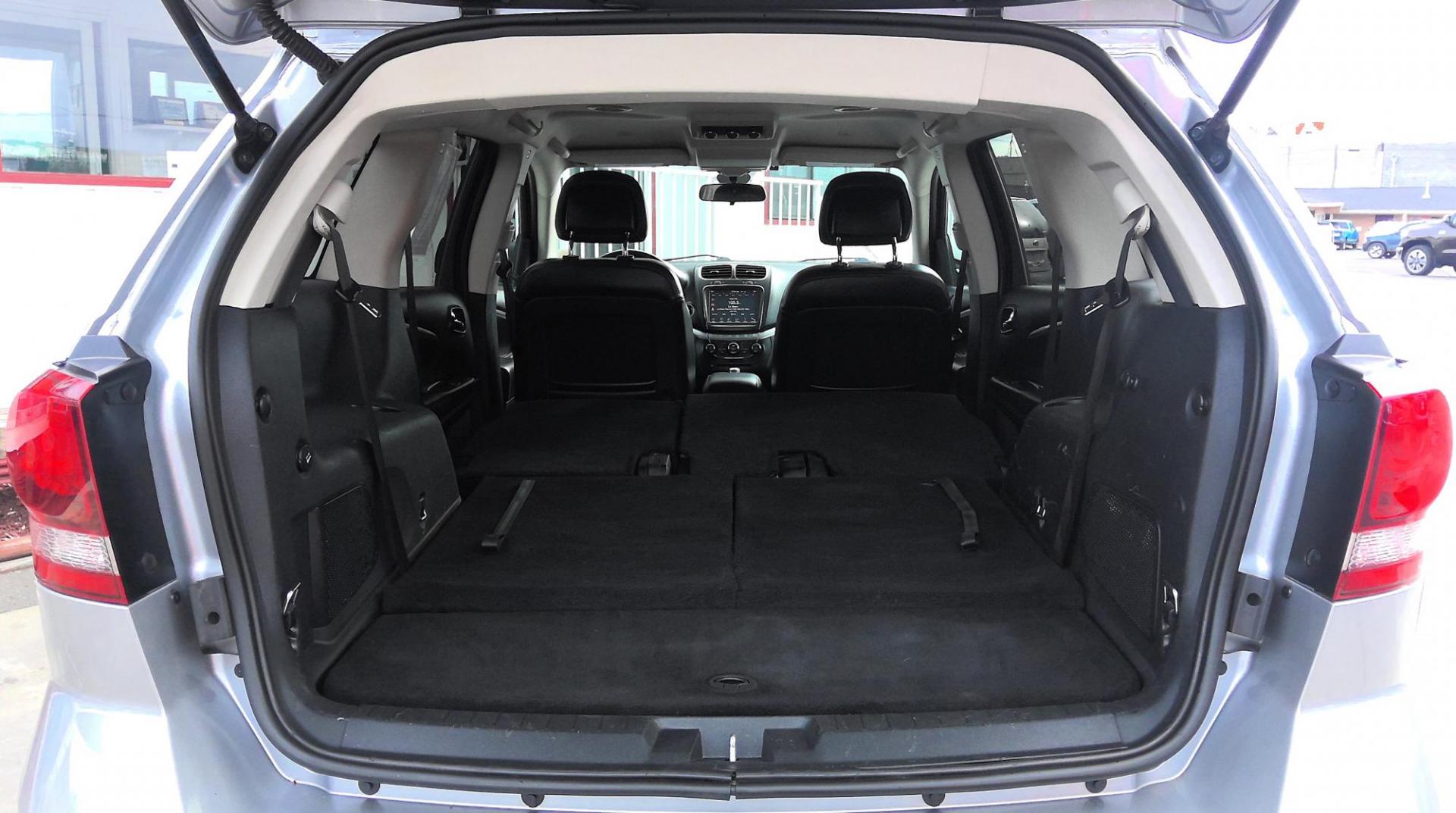 2018 SILVER Dodge Journey Crossroad AWD (3C4PDDGG0JT) with an 3.6L V6 DOHC 24V engine, 6A transmission, located at 502 S. Riverside Avenue, Medford, OR, 97501, (541) 773-3136, 42.322803, -122.867477 - Photo#7