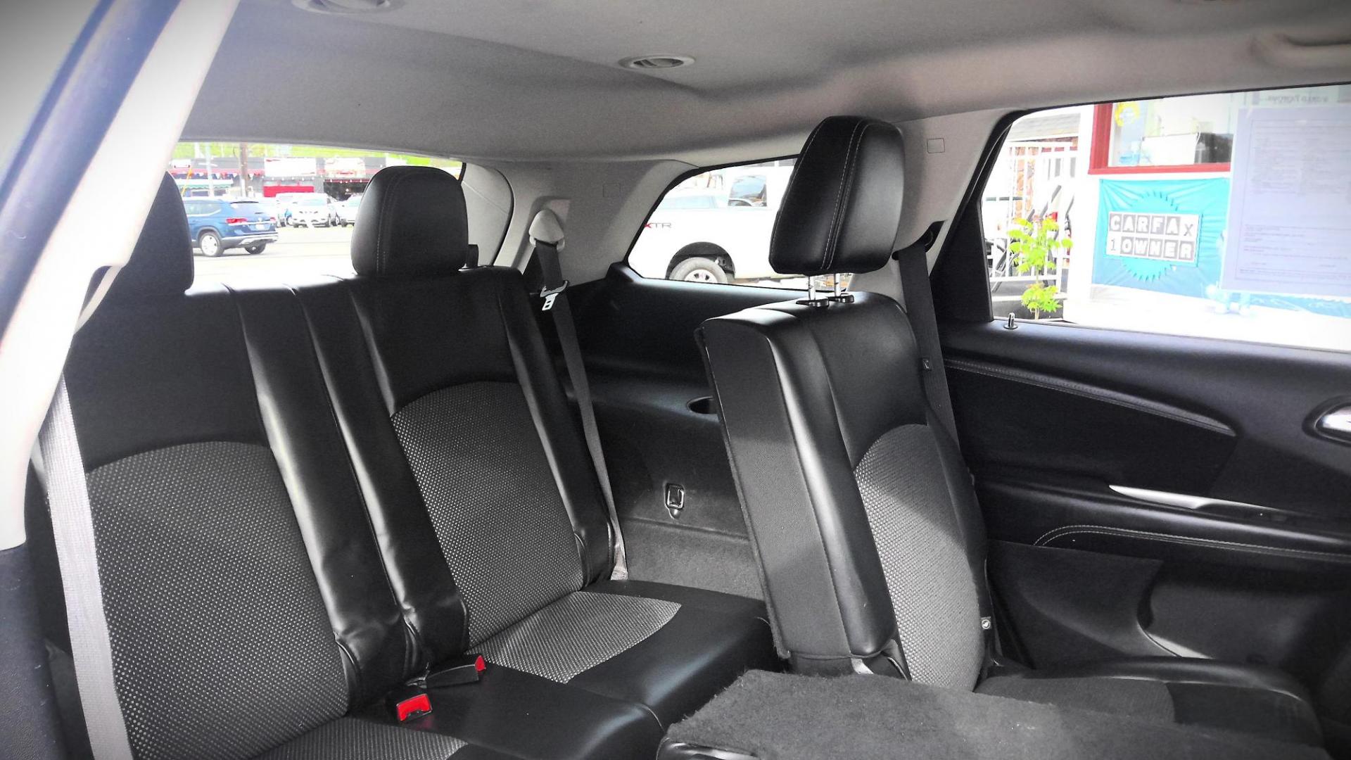 2018 SILVER Dodge Journey Crossroad AWD (3C4PDDGG0JT) with an 3.6L V6 DOHC 24V engine, 6A transmission, located at 502 S. Riverside Avenue, Medford, OR, 97501, (541) 773-3136, 42.322803, -122.867477 - Photo#8