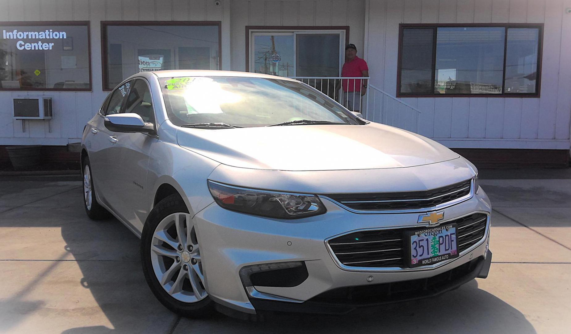 2018 SILVER Chevrolet Malibu LT (1G1ZD5ST8JF) with an 1.5L L4 DOHC 16V engine, 6A transmission, located at 502 S. Riverside Avenue, Medford, OR, 97501, (541) 773-3136, 42.322803, -122.867477 - Photo#1