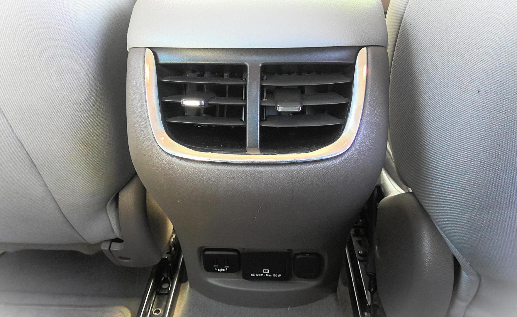 2018 SILVER Chevrolet Malibu LT (1G1ZD5ST8JF) with an 1.5L L4 DOHC 16V engine, 6A transmission, located at 502 S. Riverside Avenue, Medford, OR, 97501, (541) 773-3136, 42.322803, -122.867477 - Photo#6