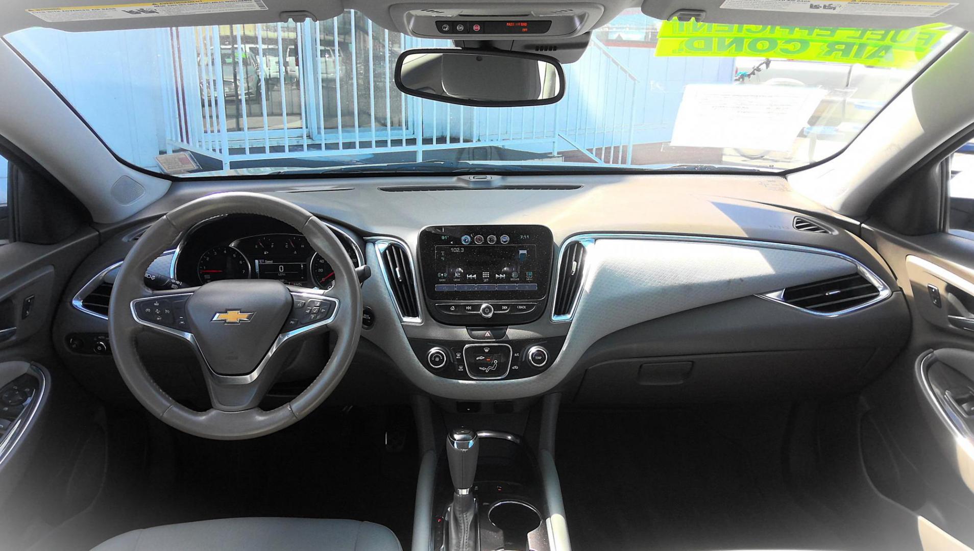 2018 SILVER Chevrolet Malibu LT (1G1ZD5ST8JF) with an 1.5L L4 DOHC 16V engine, 6A transmission, located at 502 S. Riverside Avenue, Medford, OR, 97501, (541) 773-3136, 42.322803, -122.867477 - Photo#7