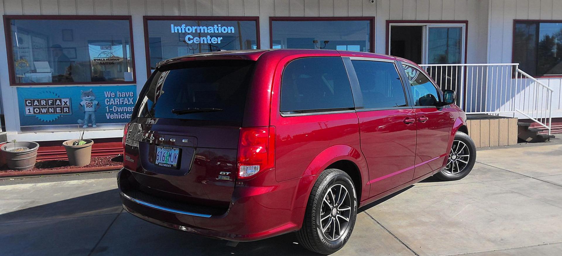 2019 RED Dodge Grand Caravan GT (2C4RDGEG3KR) with an 3.6L V6 DOHC 24V engine, 6A transmission, located at 502 S. Riverside Avenue, Medford, OR, 97501, (541) 773-3136, 42.322803, -122.867477 - Photo#2