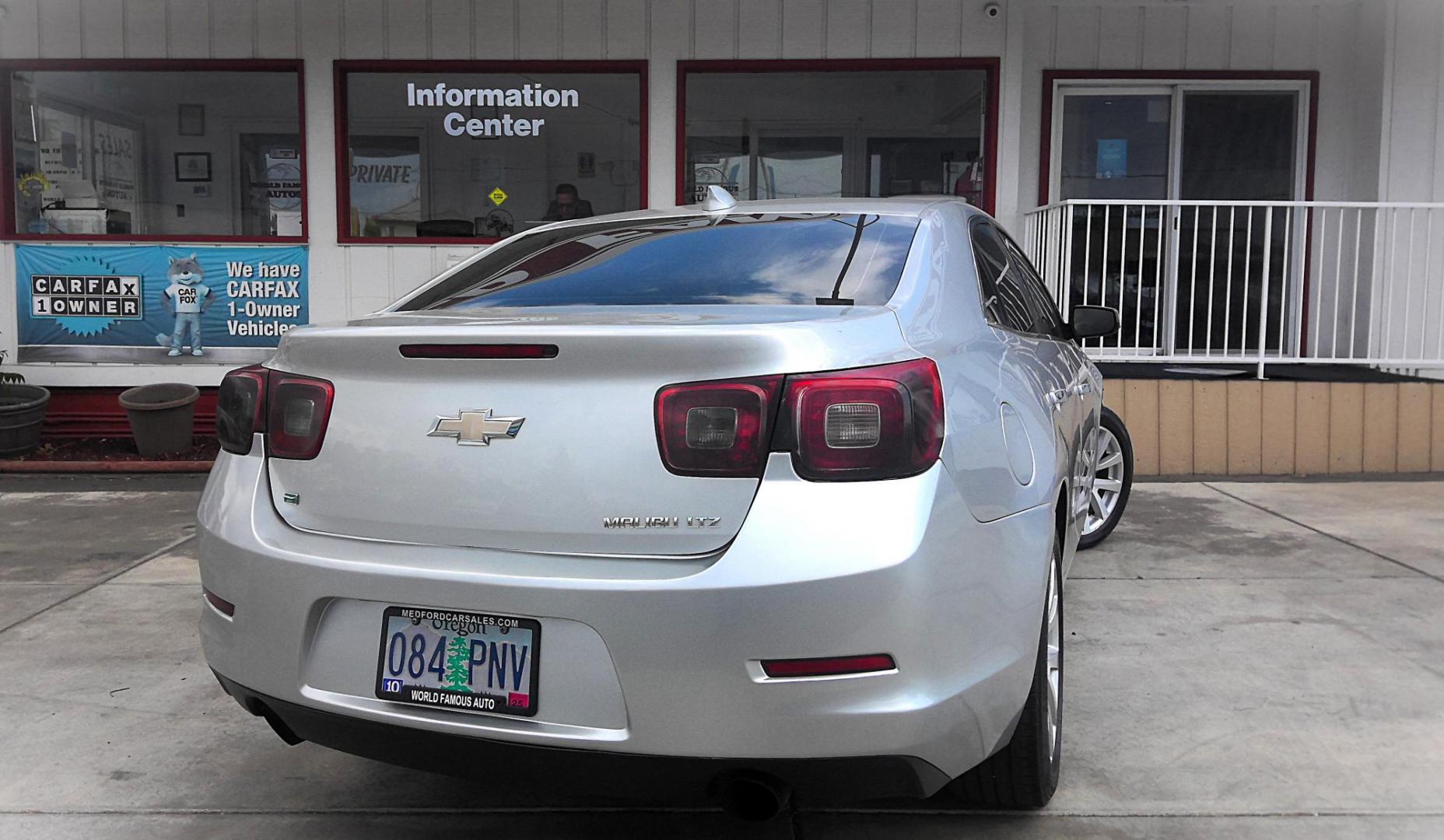 2015 SILVER Chevrolet Malibu 1LTZ (1G11F5SL0FF) with an 2.5L L4 DOHC 16V engine, 6-Speed Automatic transmission, located at 502 S. Riverside Avenue, Medford, OR, 97501, (541) 773-3136, 42.322803, -122.867477 - Photo#2