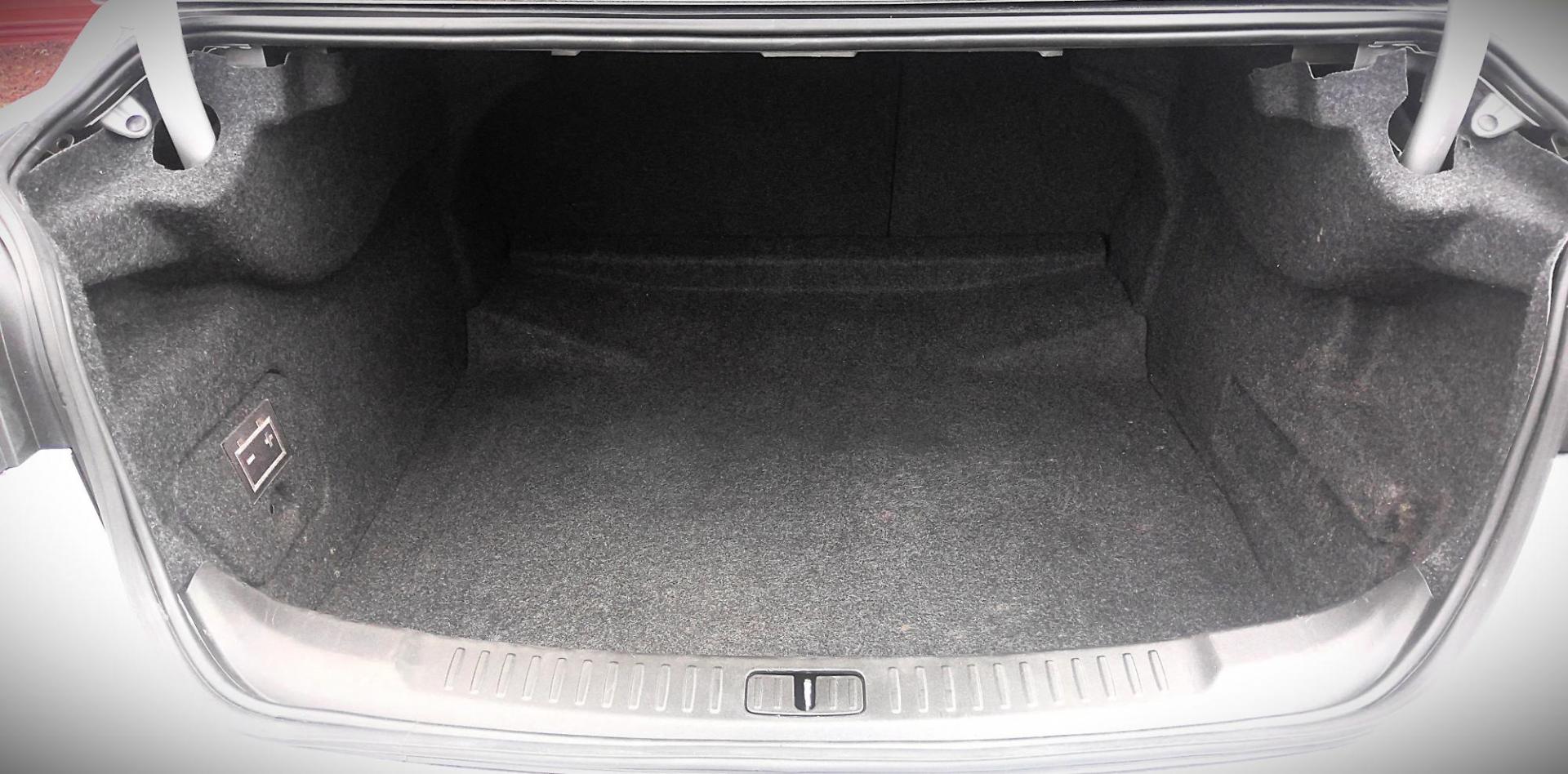 2015 SILVER Chevrolet Malibu 1LTZ (1G11F5SL0FF) with an 2.5L L4 DOHC 16V engine, 6-Speed Automatic transmission, located at 502 S. Riverside Avenue, Medford, OR, 97501, (541) 773-3136, 42.322803, -122.867477 - Photo#3