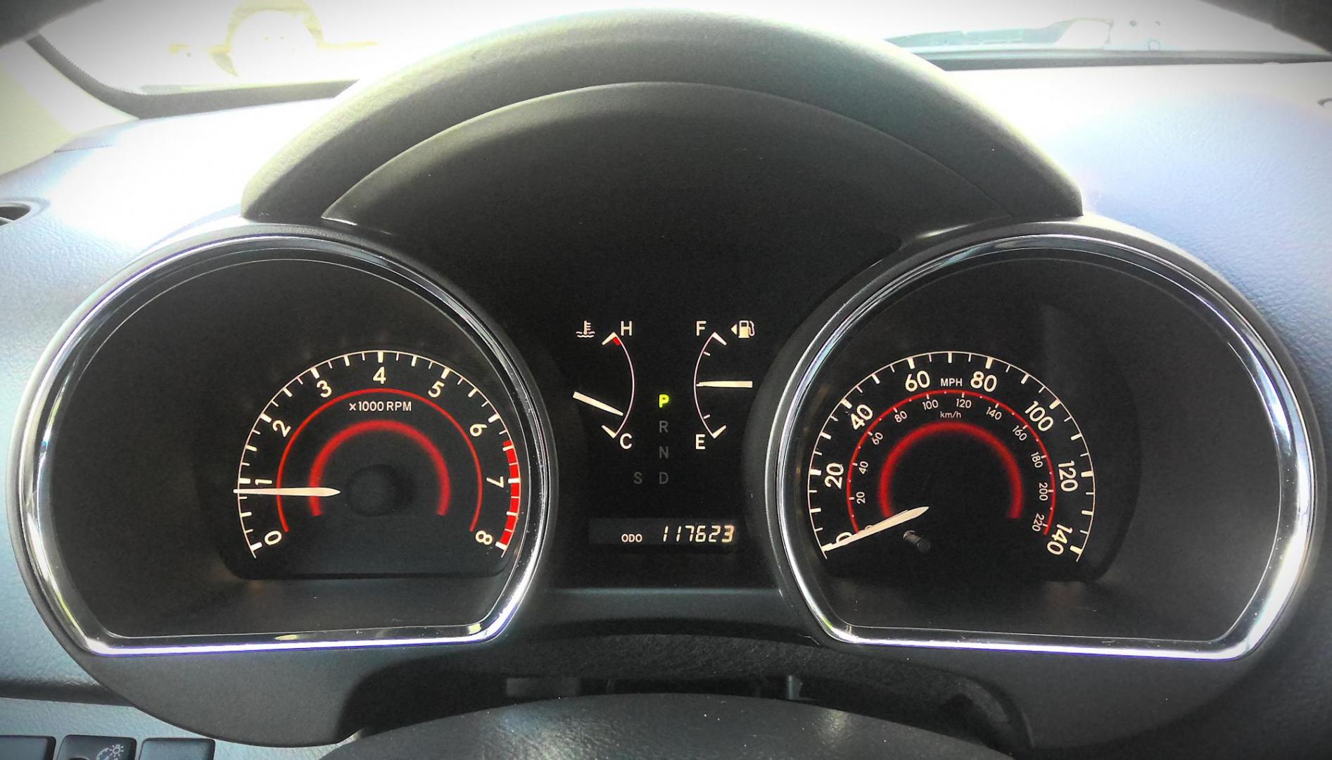 2013 SILVER Toyota Highlander Base 4WD (5TDBK3EH3DS) with an 3.5L V6 DOHC 24V engine, 5-Speed Automatic transmission, located at 502 S. Riverside Avenue, Medford, OR, 97501, (541) 773-3136, 42.322803, -122.867477 - Photo#13