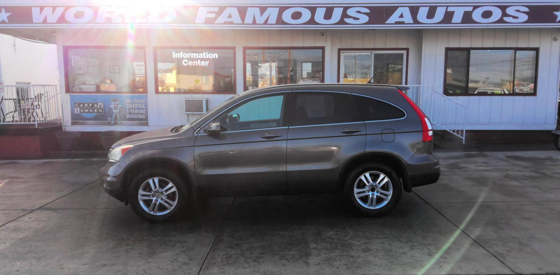 2010 GRAY Honda CR-V EX-L 2WD 5-Speed AT (5J6RE3H78AL) with an 2.4L L4 DOHC 16V engine, 5-Speed Automatic transmission, located at 502 S. Riverside Avenue, Medford, OR, 97501, (541) 773-3136, 42.322803, -122.867477 - Photo#0