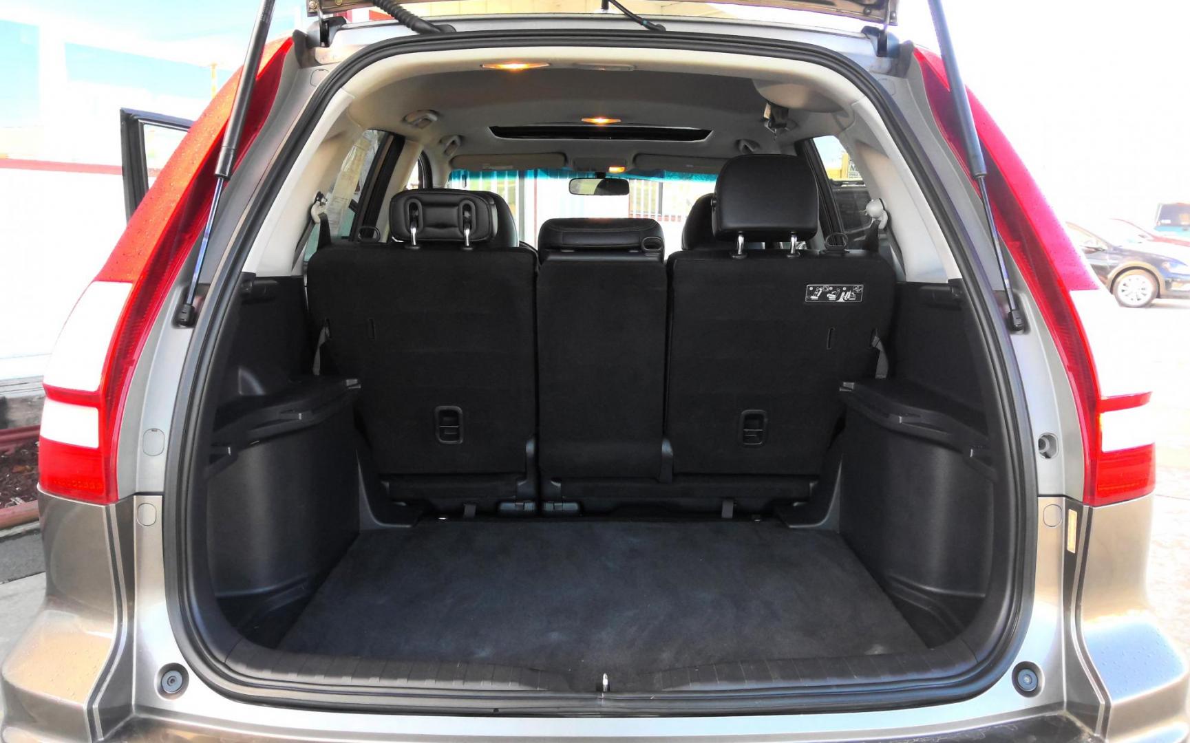 2010 GRAY Honda CR-V EX-L 2WD 5-Speed AT (5J6RE3H78AL) with an 2.4L L4 DOHC 16V engine, 5-Speed Automatic transmission, located at 502 S. Riverside Avenue, Medford, OR, 97501, (541) 773-3136, 42.322803, -122.867477 - Photo#4