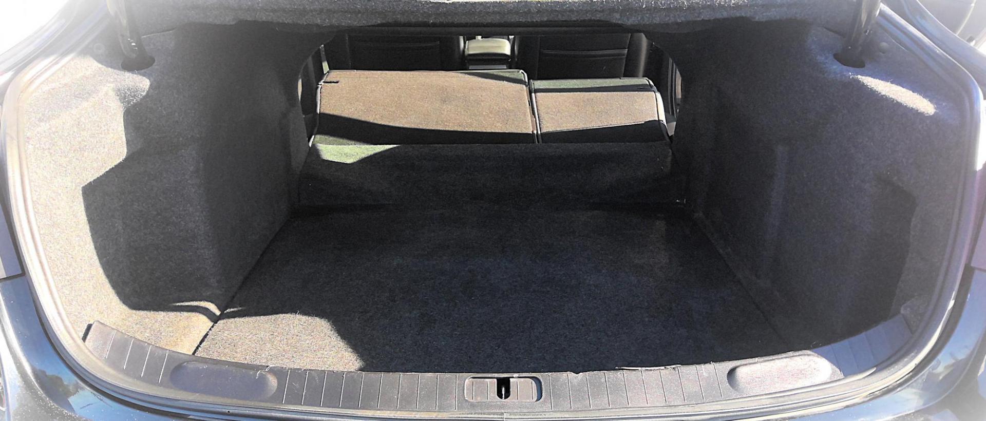 2016 BLACK Chevrolet Impala LTZ (2G1145S37G9) with an 3.6L V6 DOHC 24V engine, 6A transmission, located at 502 S. Riverside Avenue, Medford, OR, 97501, (541) 773-3136, 42.322803, -122.867477 - Photo#4