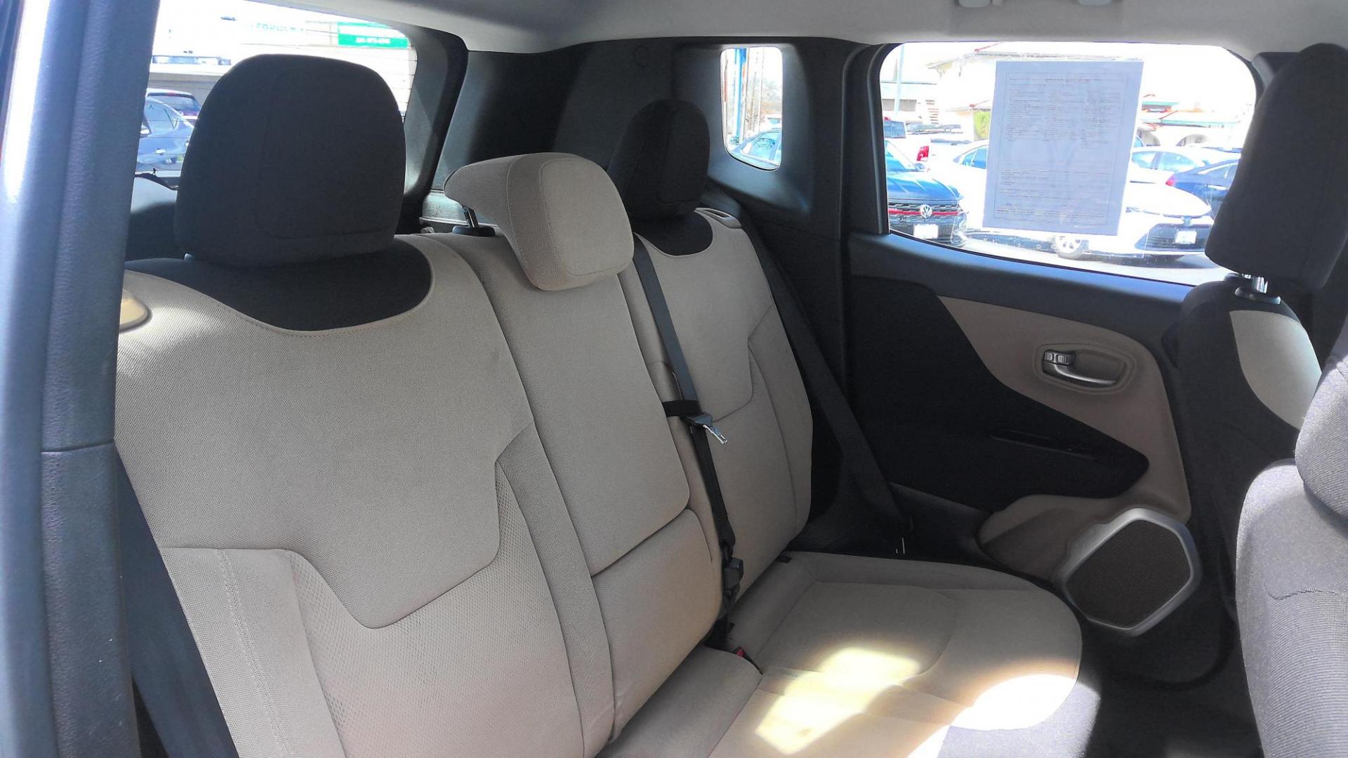 2015 BLACK JEEP RENEGADE (ZACCJBBT0FP) , located at 502 S. Riverside Avenue, Medford, OR, 97501, (541) 773-3136, 42.322803, -122.867477 - Photo#6