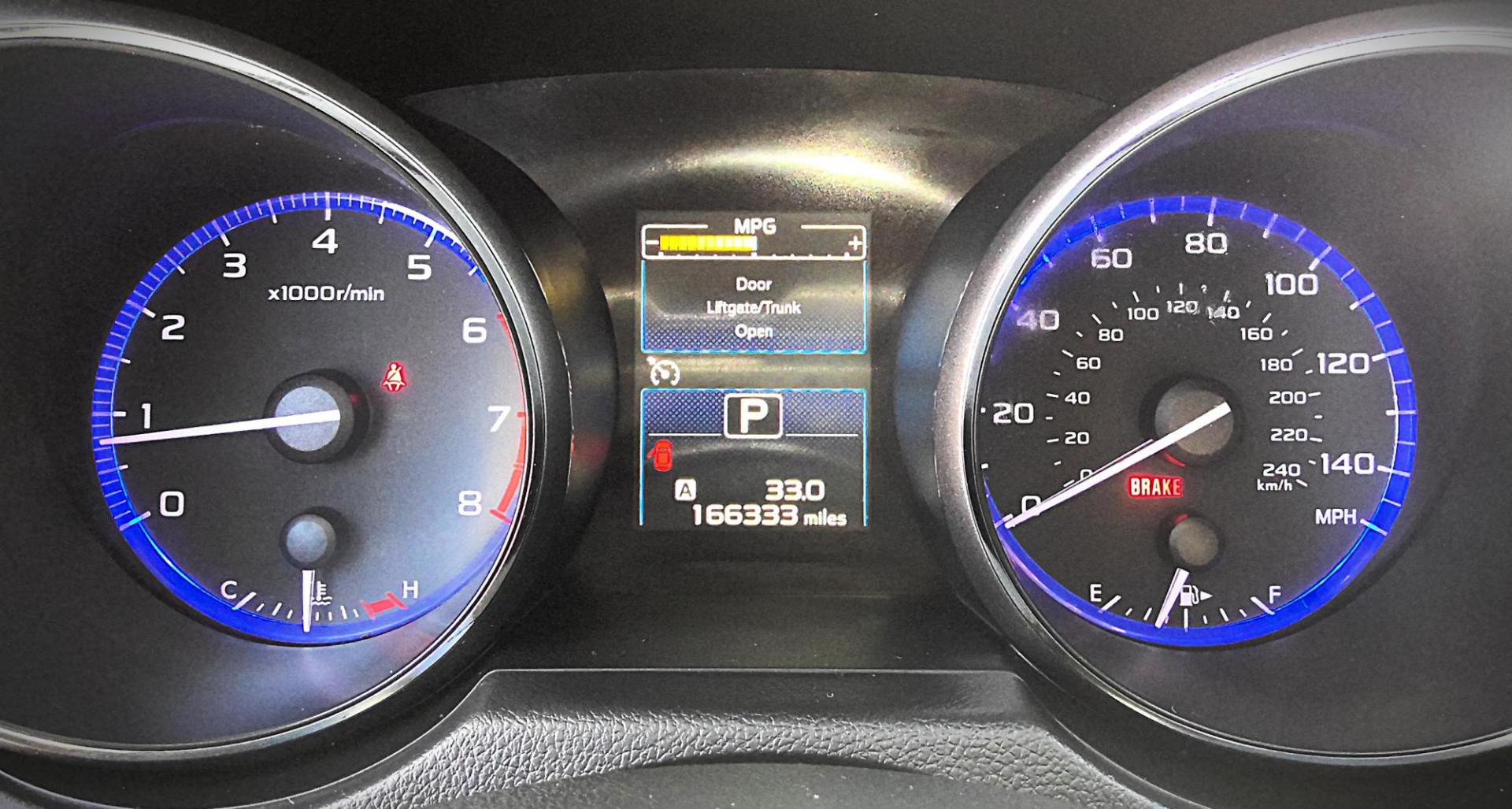 2015 WHITE Subaru Legacy 2.5i Limited (4S3BNAJ65F3) with an 2.5L H4 SOHC 16V engine, 6-Speed Automatic transmission, located at 502 S. Riverside Avenue, Medford, OR, 97501, (541) 773-3136, 42.322803, -122.867477 - Photo#8