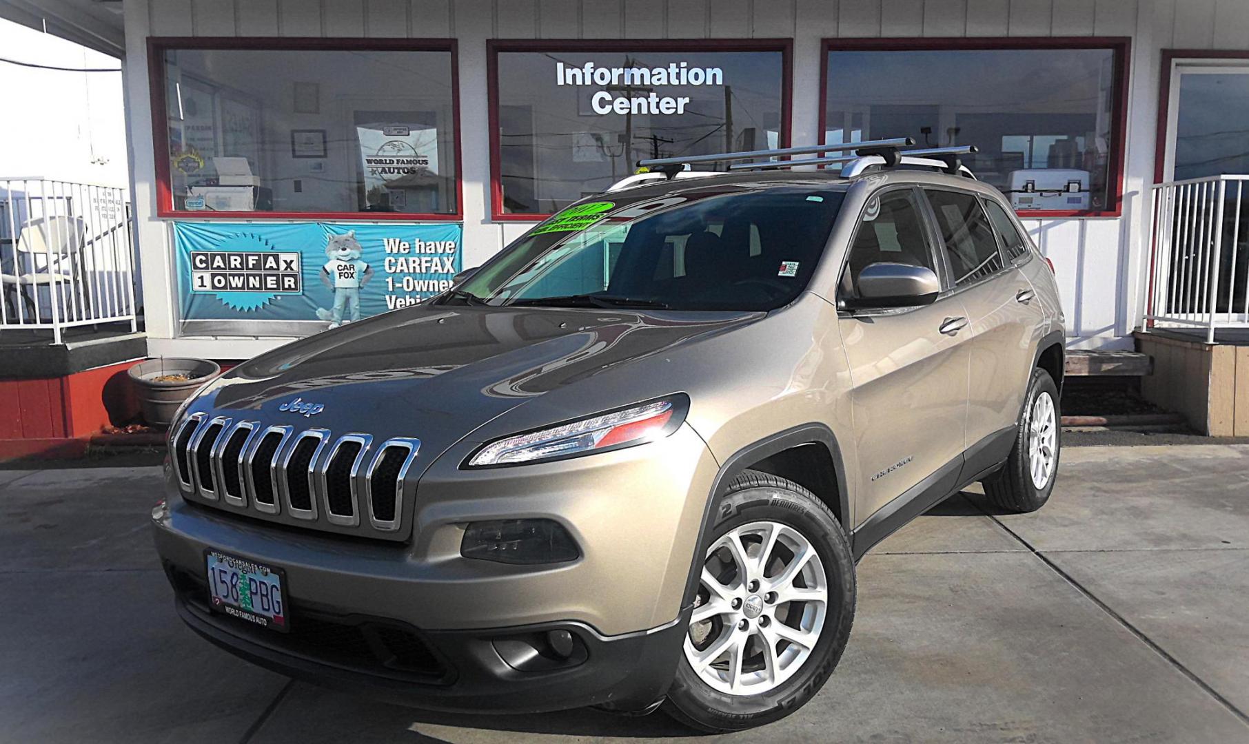 2017 GOLD Jeep Cherokee Latitude FWD (1C4PJLCB3HW) with an 2.4L L4 DOHC 16V engine, 9A transmission, located at 502 S. Riverside Avenue, Medford, OR, 97501, (541) 773-3136, 42.322803, -122.867477 - Photo#1