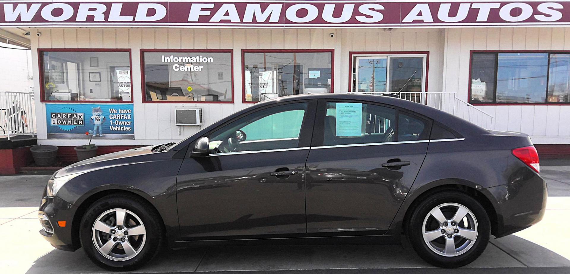 2016 GRAY Chevrolet Cruze 2LT Auto (1G1PE5SB5G7) with an 1.4L L4 DOHC 16V TURBO engine, 6-Speed Automatic transmission, located at 502 S. Riverside Avenue, Medford, OR, 97501, (541) 773-3136, 42.322803, -122.867477 - Photo#0