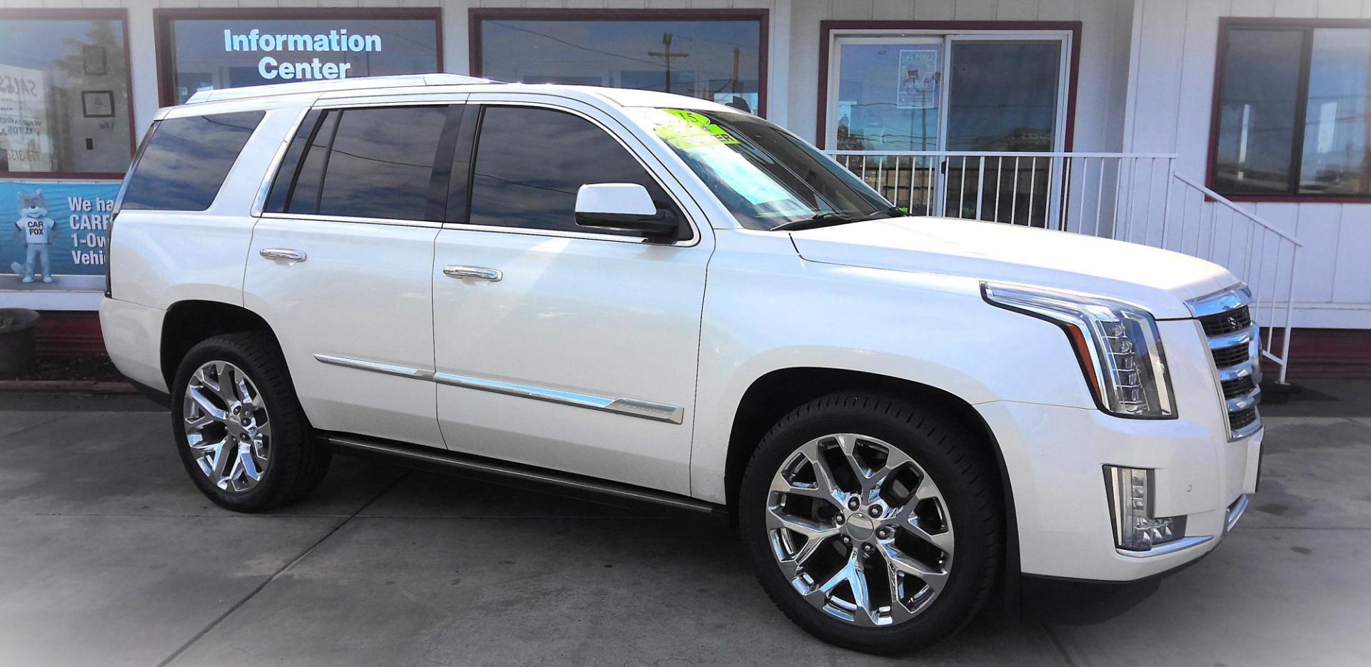 2015 WHITE Cadillac Escalade Premium 4WD (1GYS4CKJ8FR) with an 6.2L V8 OHV 16V FFV engine, 6-Speed Automatic transmission, located at 502 S. Riverside Avenue, Medford, OR, 97501, (541) 773-3136, 42.322803, -122.867477 - Photo#1