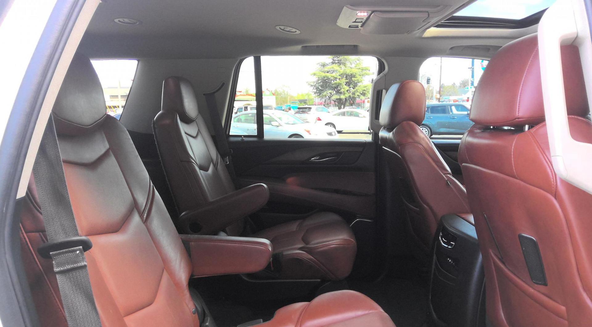 2015 WHITE Cadillac Escalade Premium 4WD (1GYS4CKJ8FR) with an 6.2L V8 OHV 16V FFV engine, 6-Speed Automatic transmission, located at 502 S. Riverside Avenue, Medford, OR, 97501, (541) 773-3136, 42.322803, -122.867477 - Photo#8