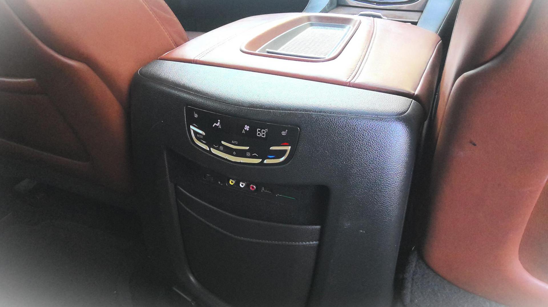 2015 WHITE Cadillac Escalade Premium 4WD (1GYS4CKJ8FR) with an 6.2L V8 OHV 16V FFV engine, 6-Speed Automatic transmission, located at 502 S. Riverside Avenue, Medford, OR, 97501, (541) 773-3136, 42.322803, -122.867477 - Photo#9