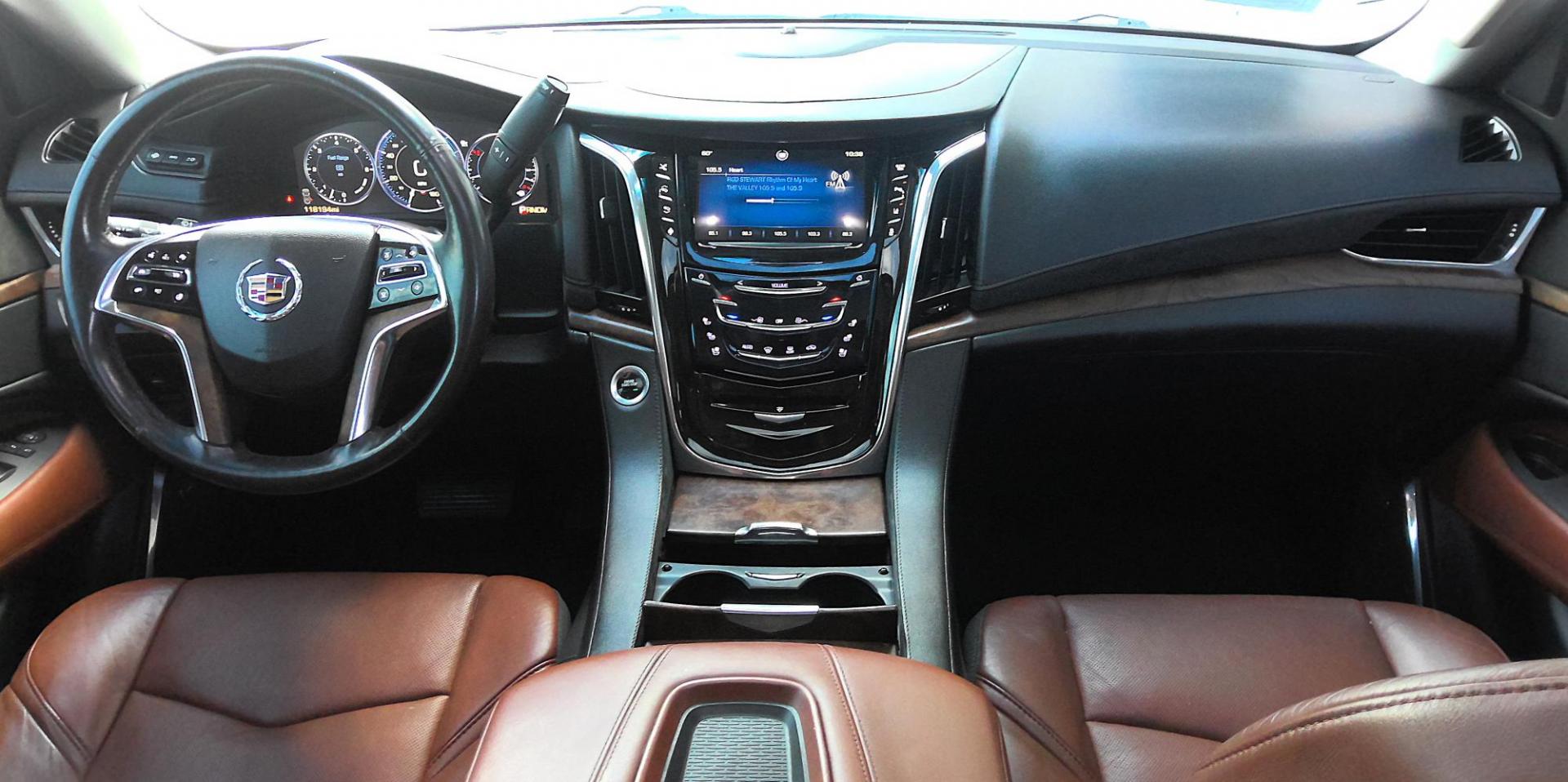 2015 WHITE Cadillac Escalade Premium 4WD (1GYS4CKJ8FR) with an 6.2L V8 OHV 16V FFV engine, 6-Speed Automatic transmission, located at 502 S. Riverside Avenue, Medford, OR, 97501, (541) 773-3136, 42.322803, -122.867477 - Photo#11