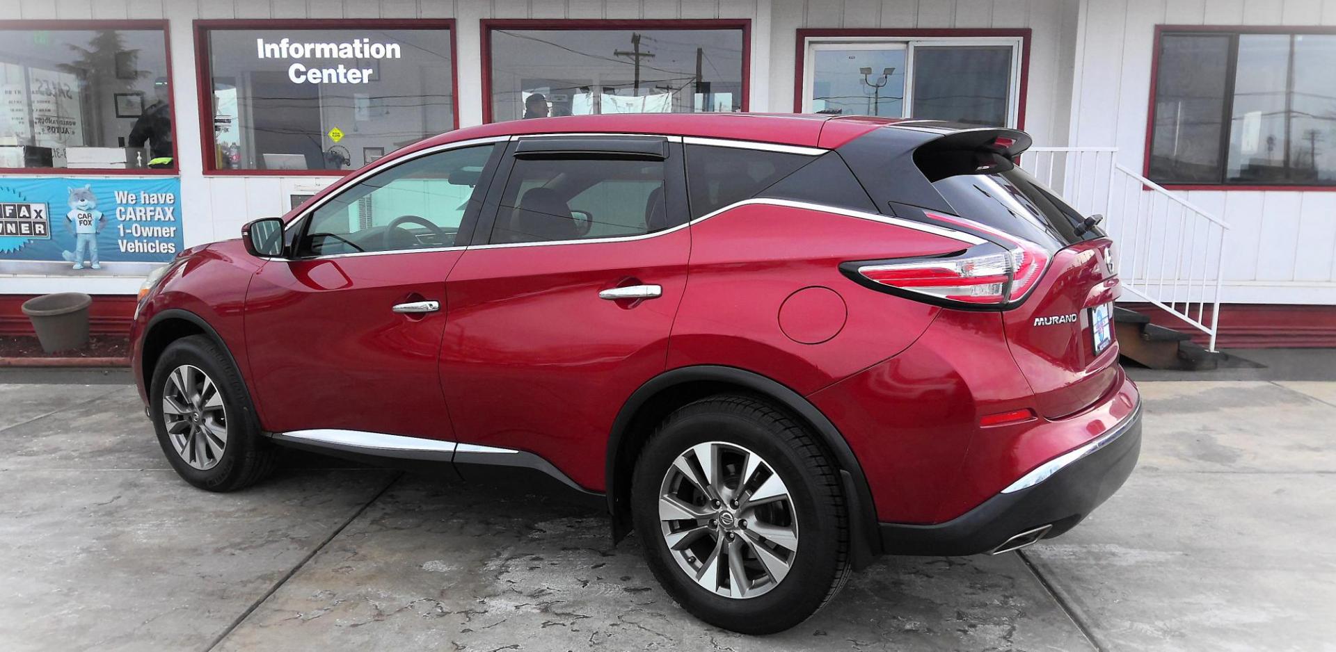 2016 BURGANDY Nissan Murano Platinum AWD (5N1AZ2MH0GN) with an 3.5L V6 DOHC 24V engine, CVT transmission, located at 502 S. Riverside Avenue, Medford, OR, 97501, (541) 773-3136, 42.322803, -122.867477 - Photo#2