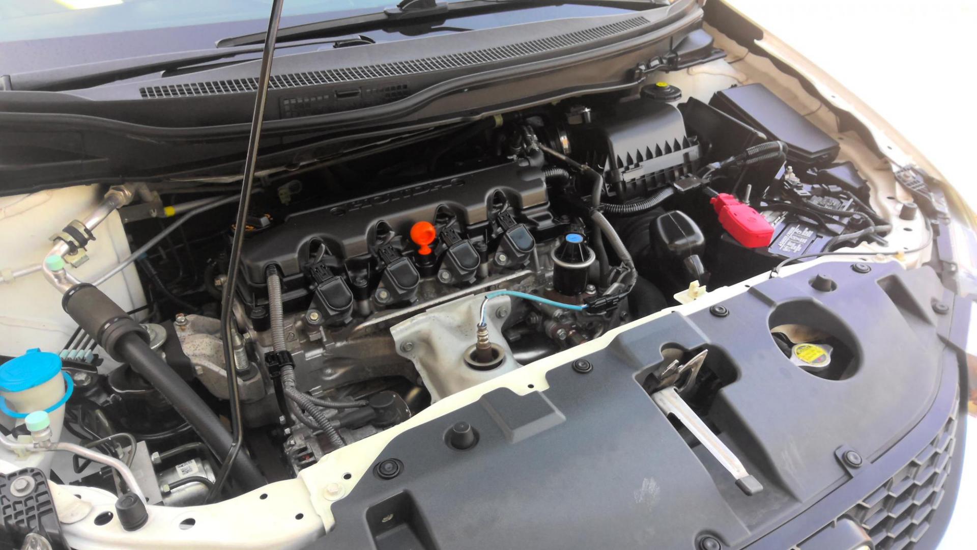 2014 WHITE Honda Civic LX Sedan CVT (19XFB2F50EE) with an 1.8L L4 SOHC 16V engine, Continuously Variable Transmission transmission, located at 502 S. Riverside Avenue, Medford, OR, 97501, (541) 773-3136, 42.322803, -122.867477 - Photo#8