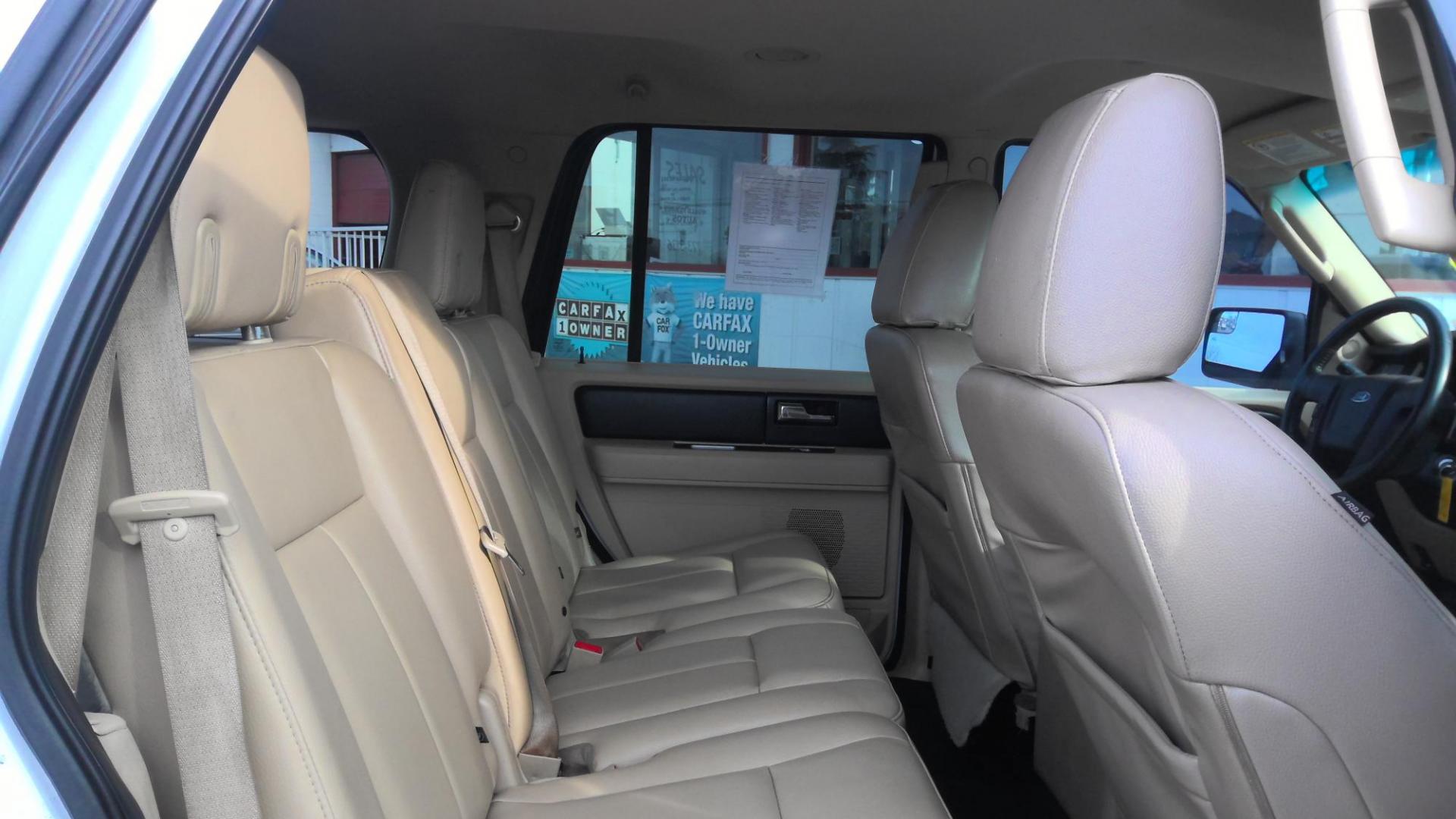 2015 WHITE Ford Expedition XL 4WD (1FMJU1GT8FE) with an 3.5L V6 DOHC 24V FFV engine, 6-Speed Automatic transmission, located at 502 S. Riverside Avenue, Medford, OR, 97501, (541) 773-3136, 42.322803, -122.867477 - Photo#5