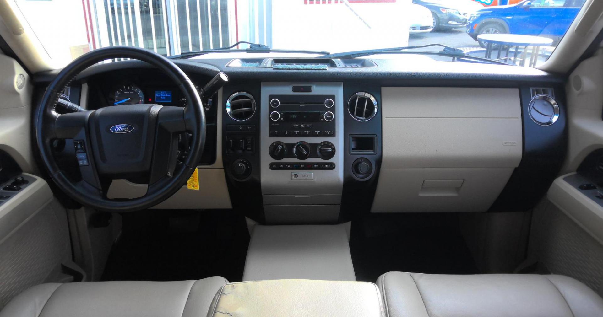 2015 WHITE Ford Expedition XL 4WD (1FMJU1GT8FE) with an 3.5L V6 DOHC 24V FFV engine, 6-Speed Automatic transmission, located at 502 S. Riverside Avenue, Medford, OR, 97501, (541) 773-3136, 42.322803, -122.867477 - Photo#6