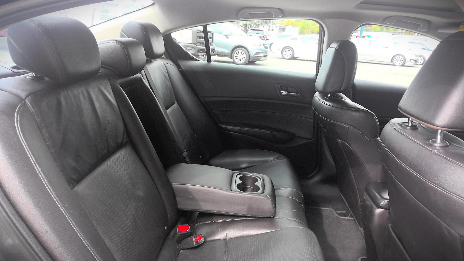 2013 GRAY /Gray Acura ILX 6-Spd MT w/ Premium Package (19VDE2E55DE) with an 2.4L L4 16V DOHC engine, 6-Speed Manual transmission, located at 502 S. Riverside Avenue, Medford, OR, 97501, (541) 773-3136, 42.322803, -122.867477 - This 2013 Acura ILX is a compact sports sedan with a 6-speed manual transmission, double wishbone suspension, heated seats, and a 2.4-liter four-cylinder engine that produces 201 horsepower. - Photo#6