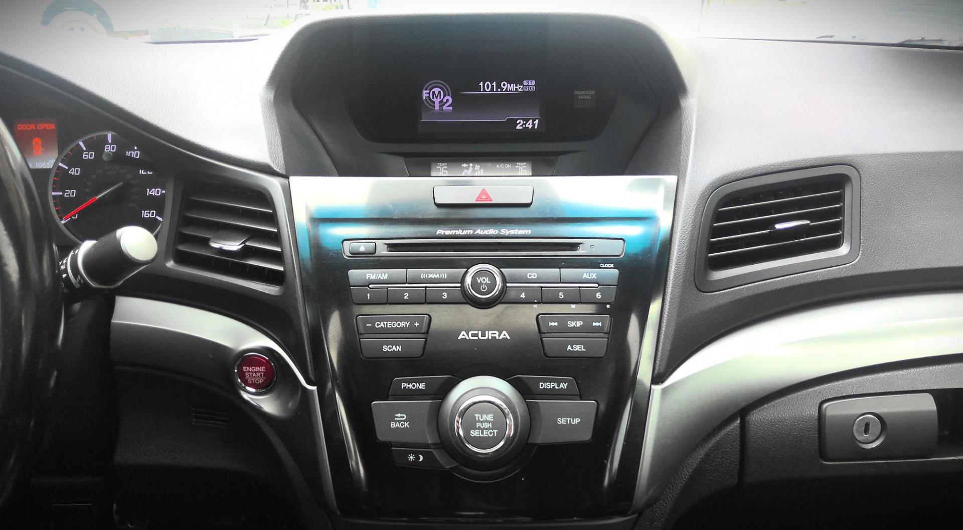 2013 GRAY /Gray Acura ILX 6-Spd MT w/ Premium Package (19VDE2E55DE) with an 2.4L L4 16V DOHC engine, 6-Speed Manual transmission, located at 502 S. Riverside Avenue, Medford, OR, 97501, (541) 773-3136, 42.322803, -122.867477 - This 2013 Acura ILX is a compact sports sedan with a 6-speed manual transmission, double wishbone suspension, heated seats, and a 2.4-liter four-cylinder engine that produces 201 horsepower. - Photo#8