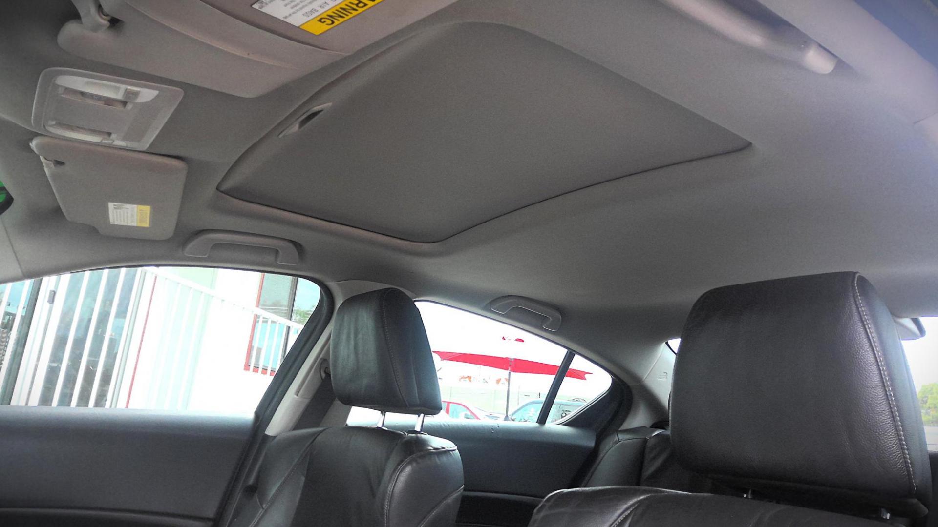 2013 GRAY /Gray Acura ILX 6-Spd MT w/ Premium Package (19VDE2E55DE) with an 2.4L L4 16V DOHC engine, 6-Speed Manual transmission, located at 502 S. Riverside Avenue, Medford, OR, 97501, (541) 773-3136, 42.322803, -122.867477 - This 2013 Acura ILX is a compact sports sedan with a 6-speed manual transmission, double wishbone suspension, heated seats, and a 2.4-liter four-cylinder engine that produces 201 horsepower. - Photo#10