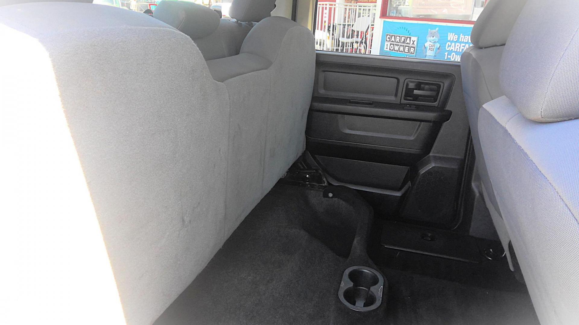 2014 BLACK RAM 1500 Tradesman Crew Cab SWB 4WD (1C6RR7KT4ES) with an 5.7L V8 OHV 16V engine, 6-Speed Automatic transmission, located at 502 S. Riverside Avenue, Medford, OR, 97501, (541) 773-3136, 42.322803, -122.867477 - Photo#4