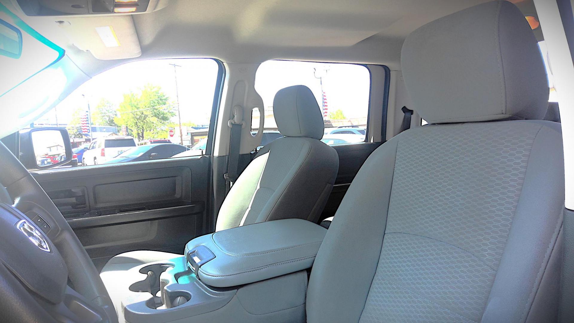 2014 BLACK RAM 1500 Tradesman Crew Cab SWB 4WD (1C6RR7KT4ES) with an 5.7L V8 OHV 16V engine, 6-Speed Automatic transmission, located at 502 S. Riverside Avenue, Medford, OR, 97501, (541) 773-3136, 42.322803, -122.867477 - Photo#9